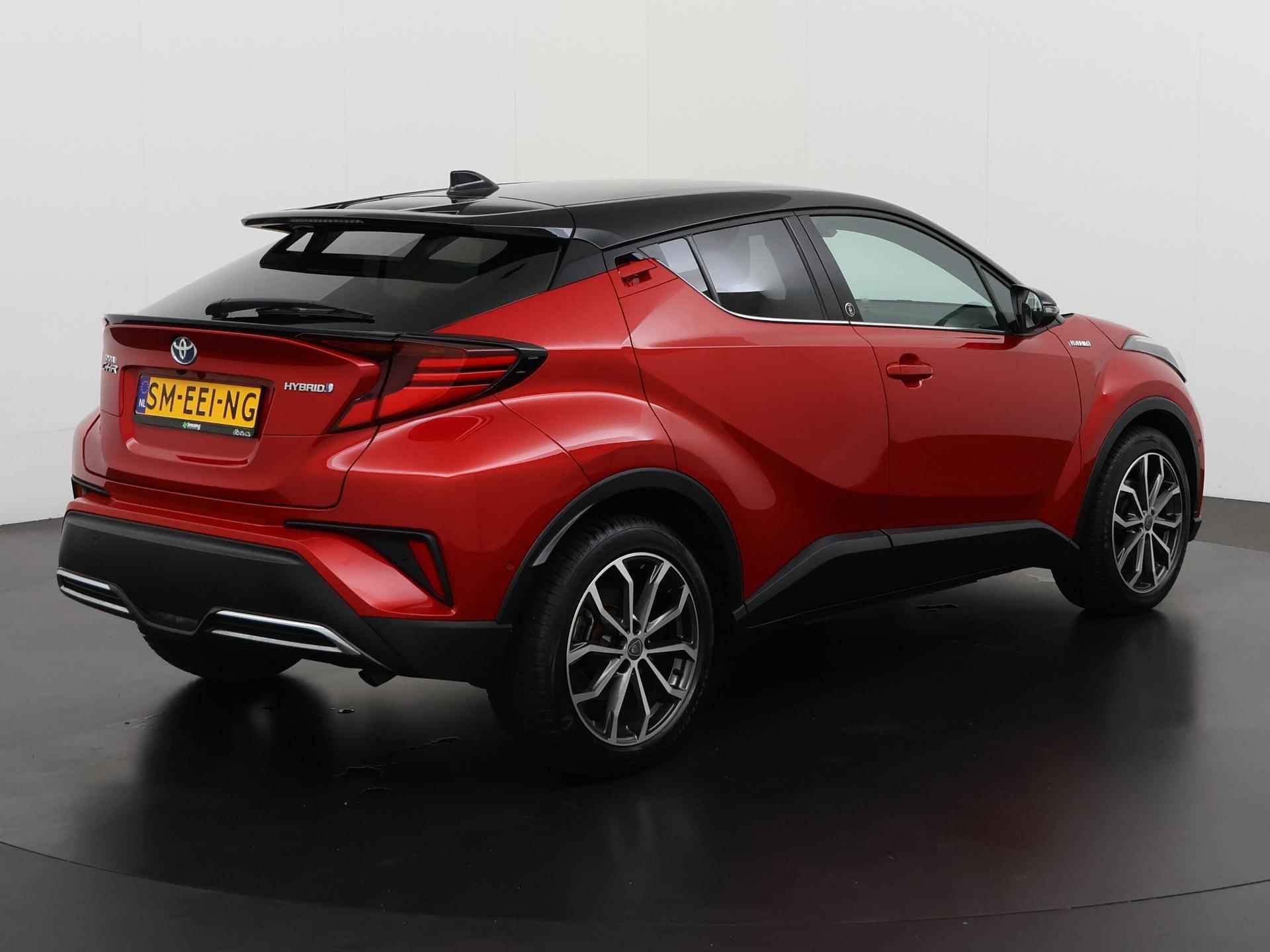 Toyota C-HR 2.0 Hybrid Bi-Tone | LED | Camera | Blind spot | Adaptive Cruise | Zondag Open! - 4/37