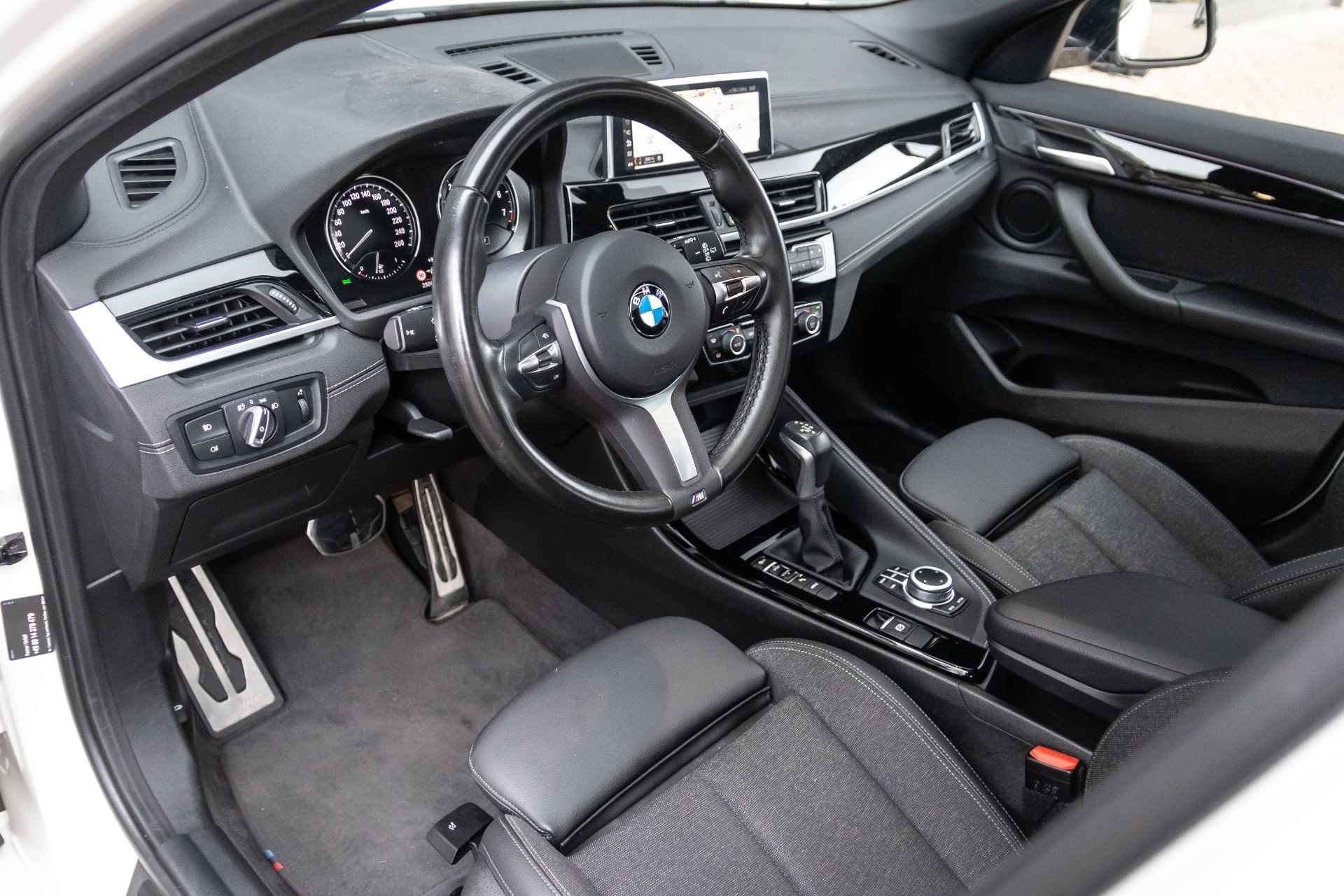 BMW X2 xDrive25e M Sport | Panodak | Achteruitrijcamera | Sportstoelen | Comfort Access | LED | 29000km ! - 4/35