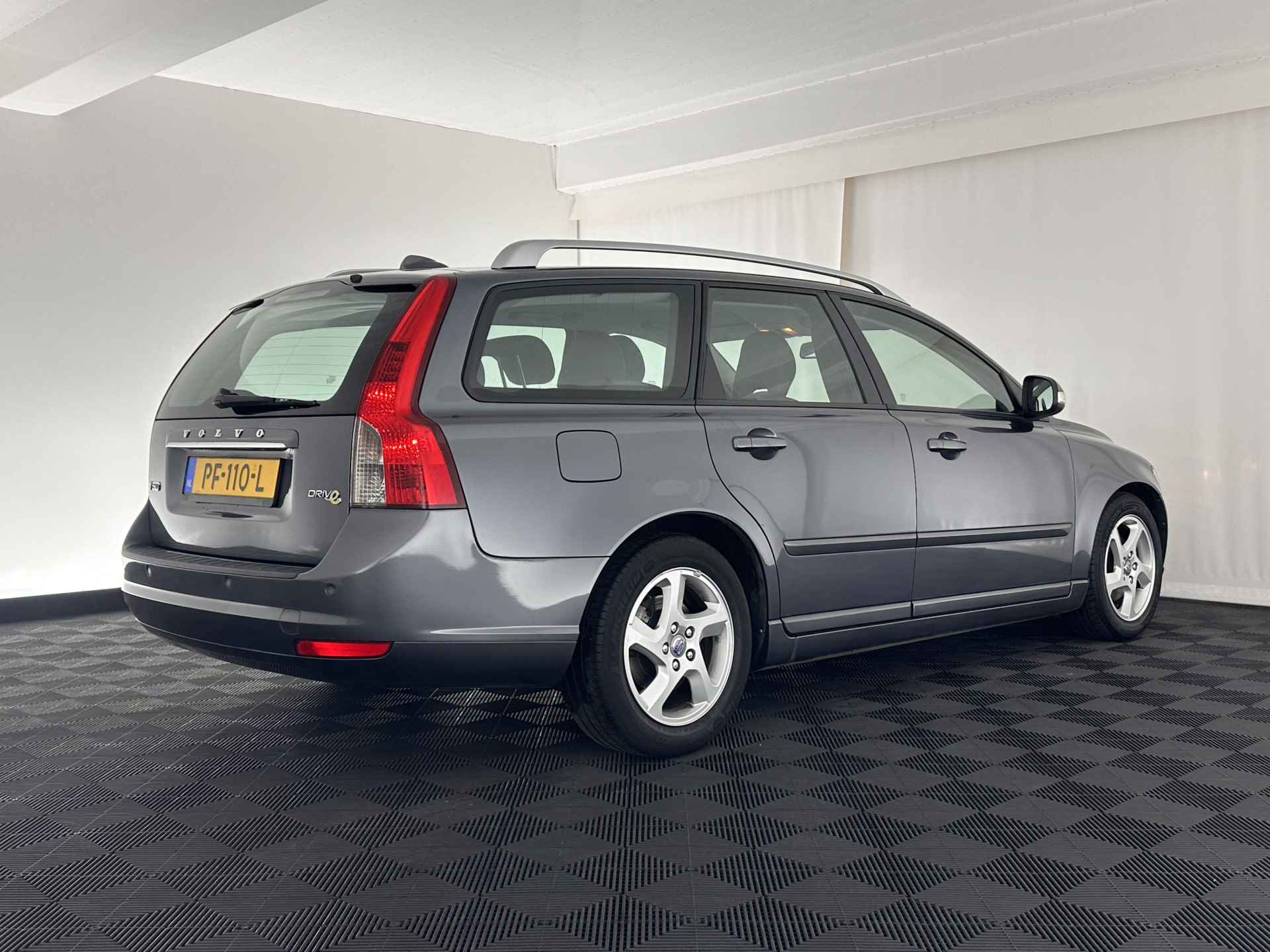 Volvo V50 1.6 D2 S/S Pro Edition *ECC | PDC | CRUISE | COMFORT-SEATS | 16''ALU* - 6/28