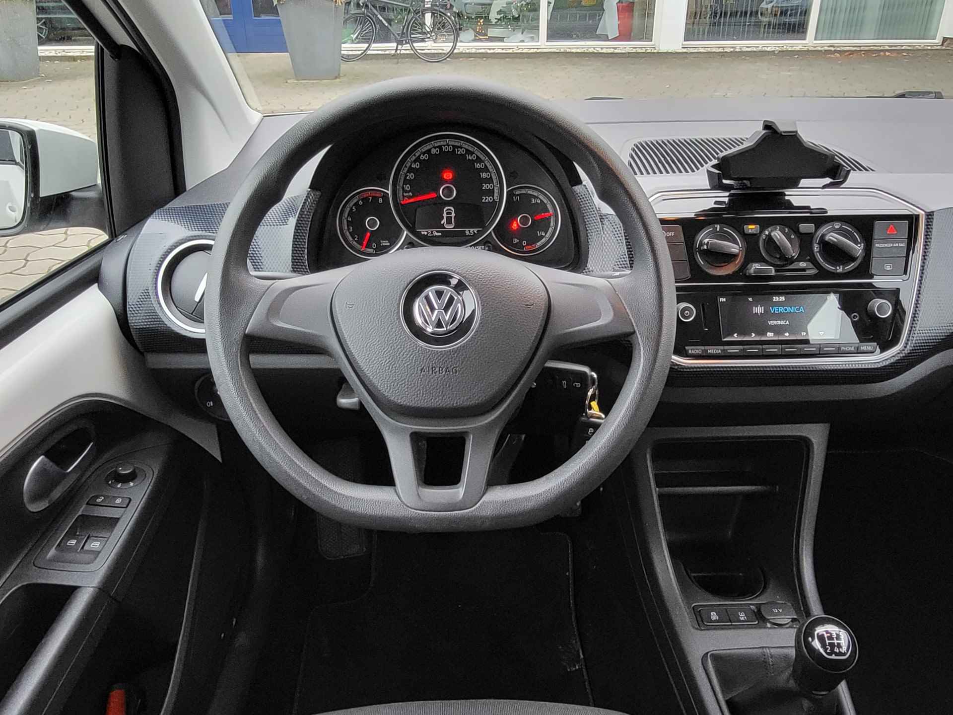 Volkswagen up! 1.0 BMT move up! 5 Drs, Airco, Rijklaar met beurt & garantie! - 10/26