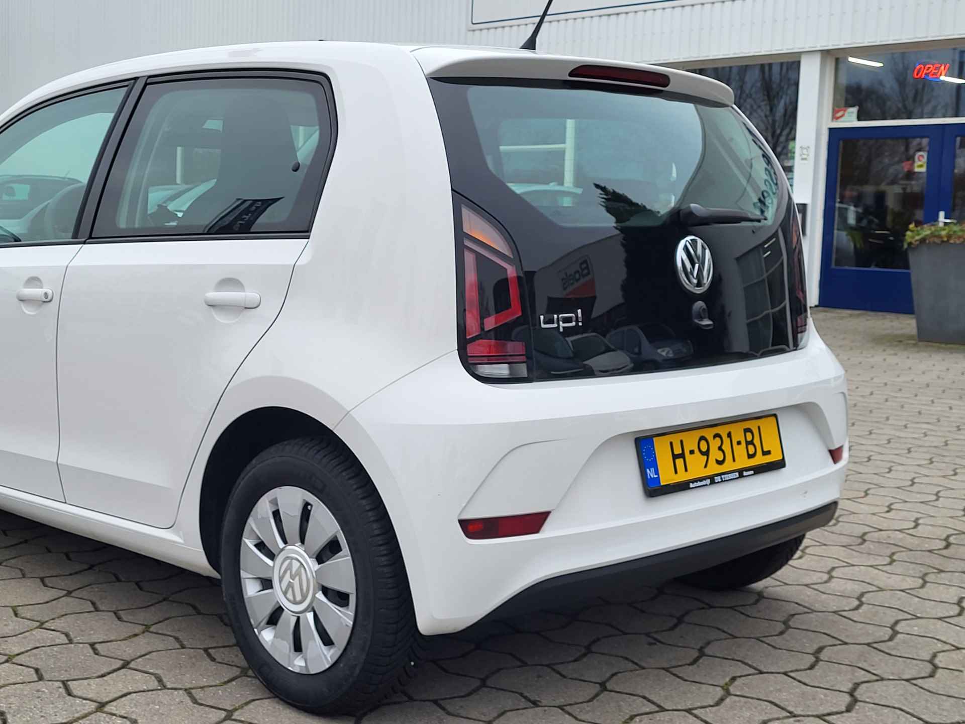 Volkswagen up! 1.0 BMT move up! 5 Drs, Airco, Rijklaar met beurt & garantie! - 24/26