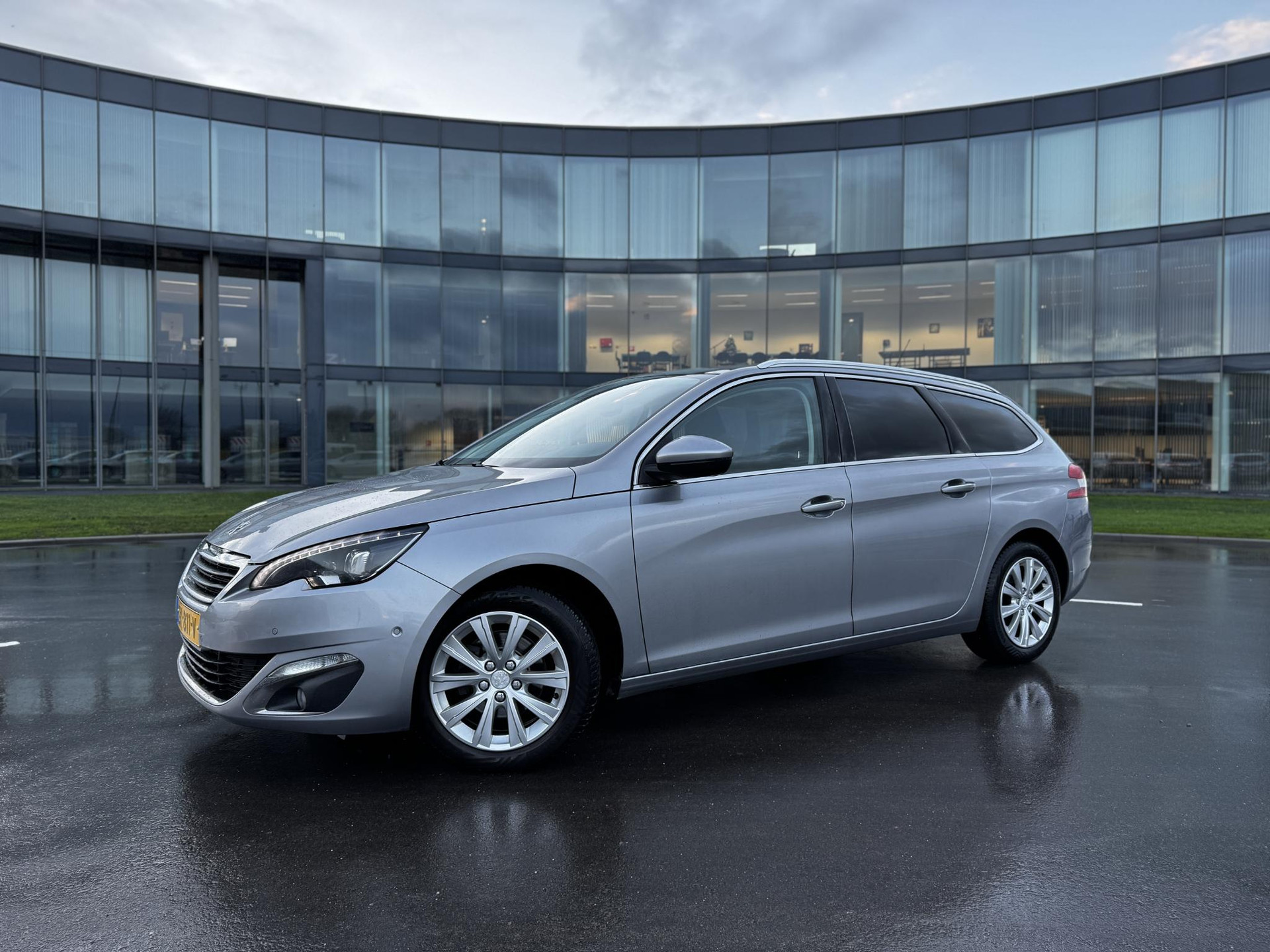 Peugeot 308 SW 1.6 BlueHDI Blue Lease Premium