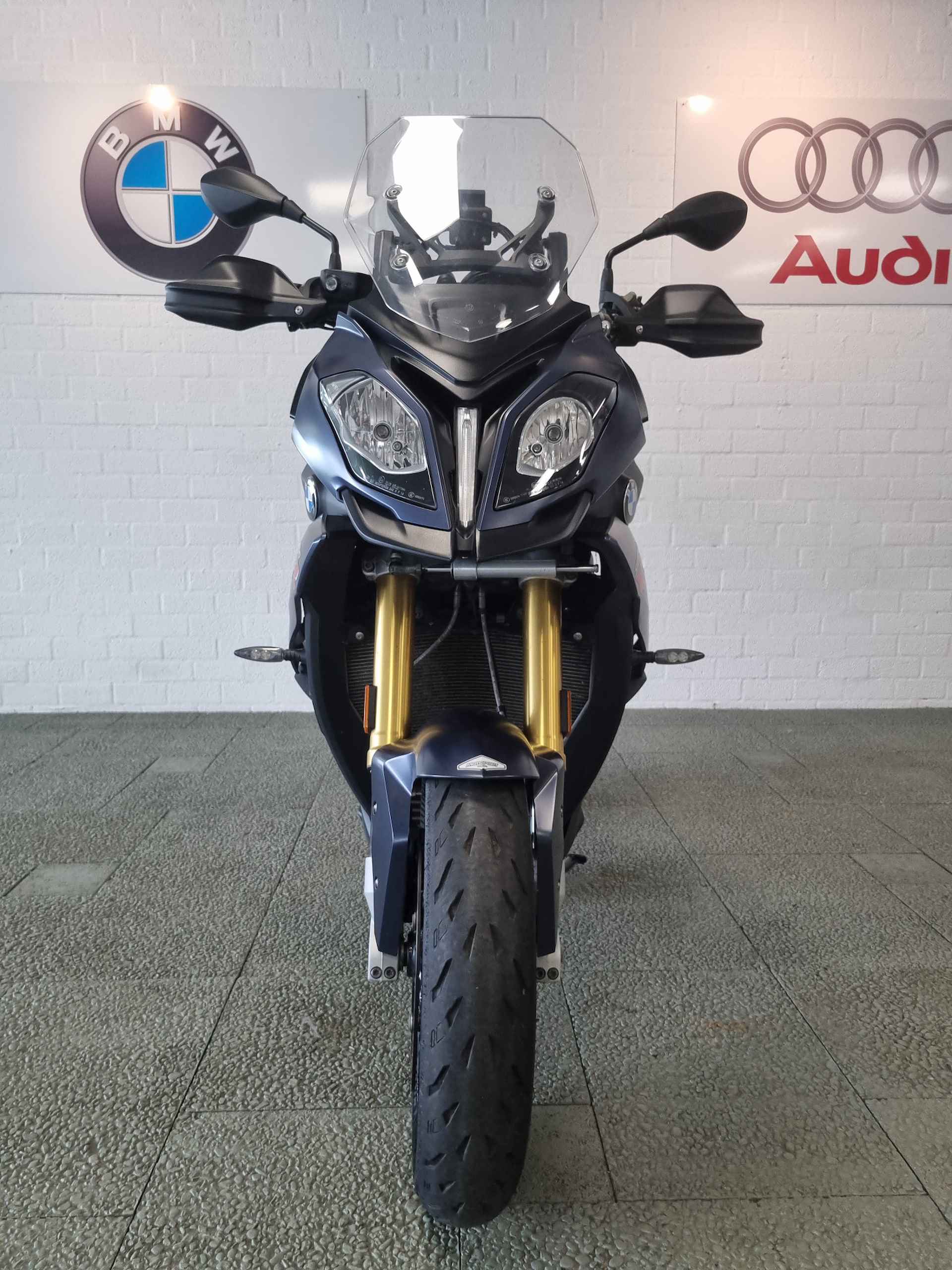 BMW S1000 XR 18dKm, Akrapovic Touring/ Dynamic BTW S1000XR NL dealer onderhouden. S1000XR - 7/14