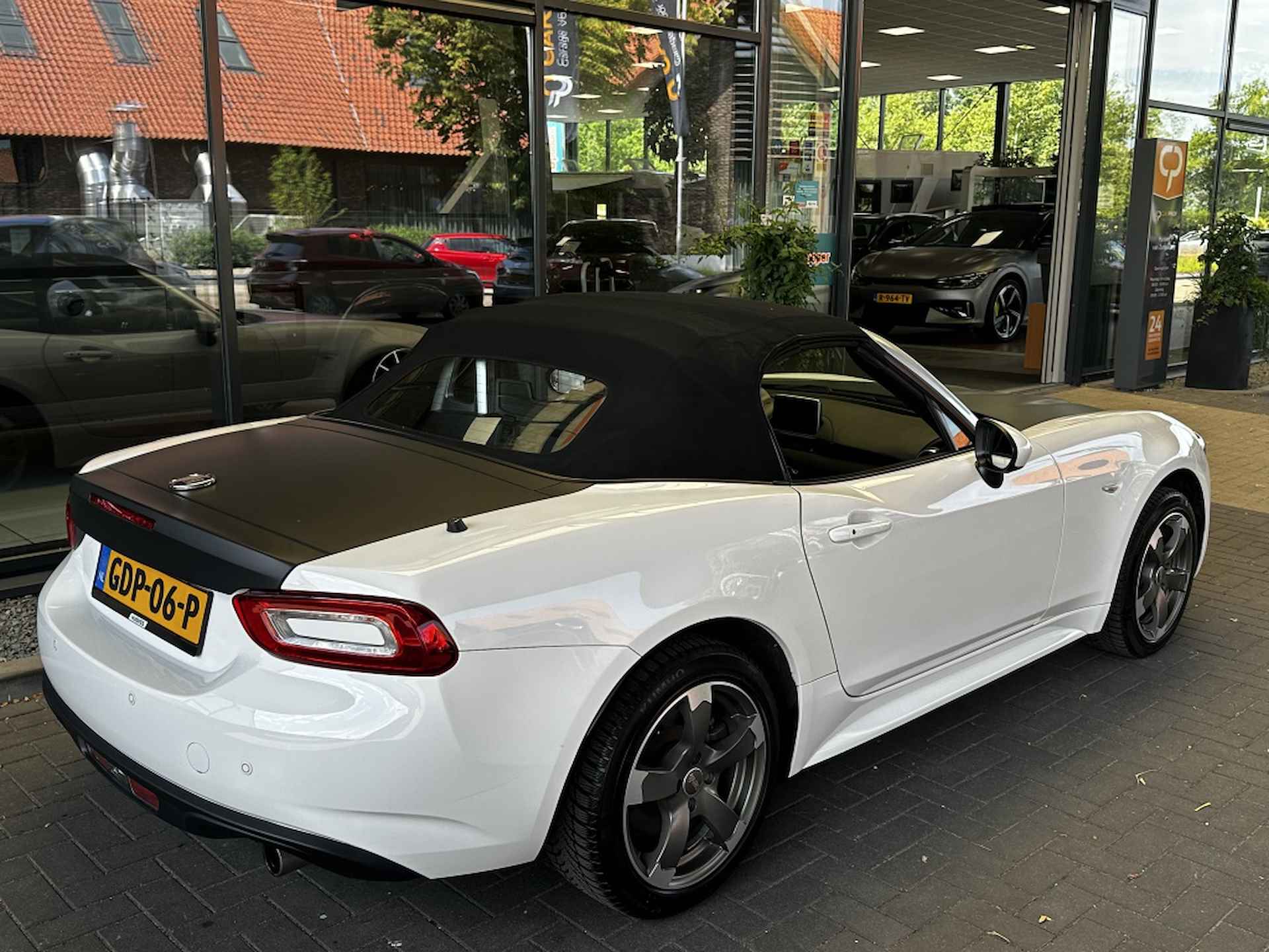 Fiat 124 Spider 1.4 Multiair 16V Lusso 140pk | Stoelverwarming | Navi - 11/31