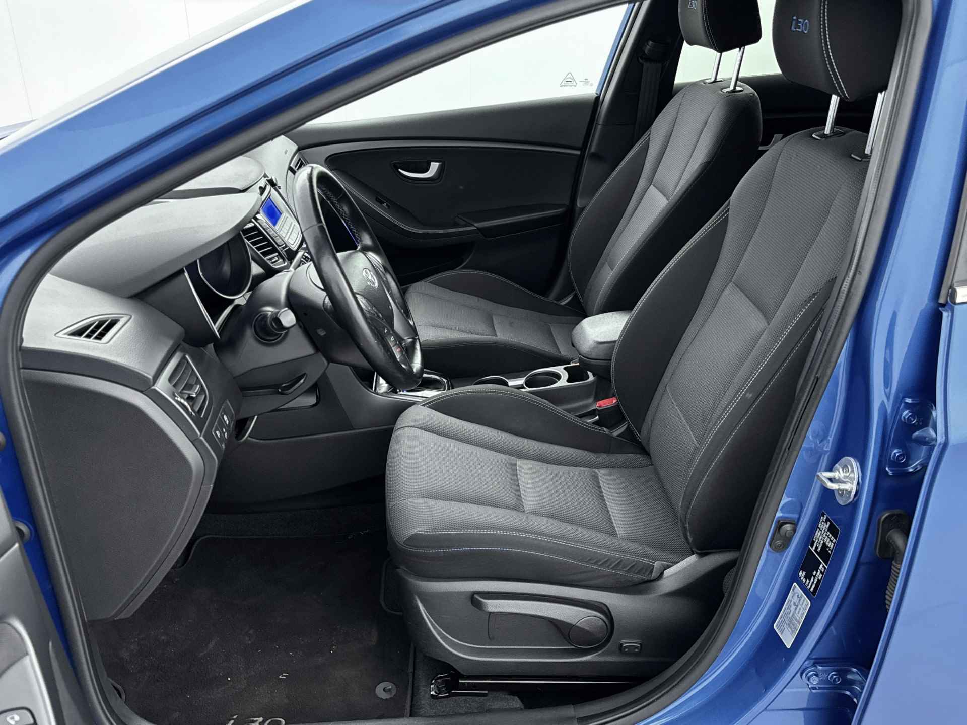 Hyundai i30 Wagon 1.6 GDi Comfort // AUTOMAAT // VERWARMDE STOELEN + STUUR // - 4/19
