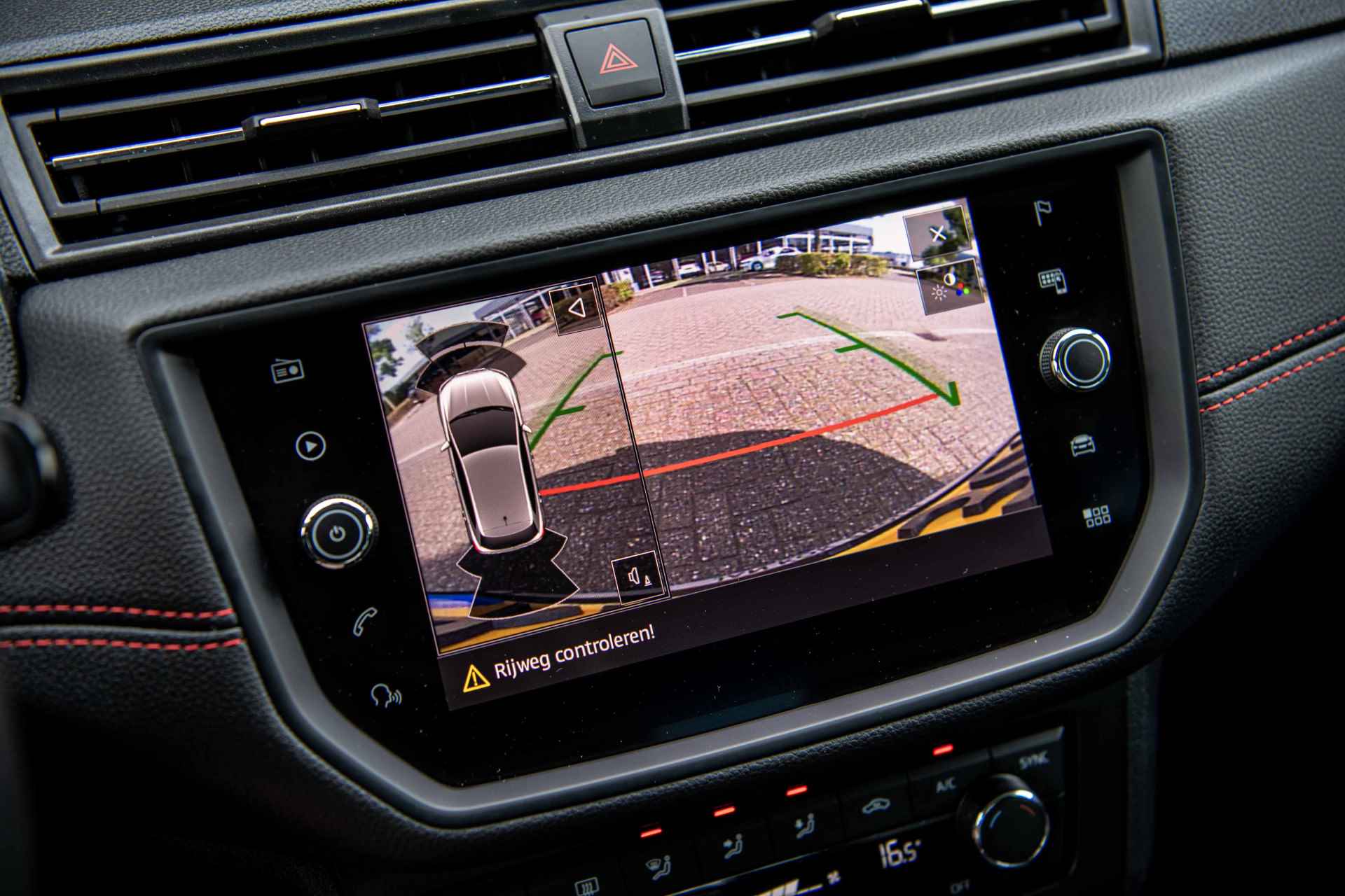 SEAT Ibiza 1.0 TSi 95 pk FR Business Intense | Full LED | Camera | 18" | Navigatie - 30/40