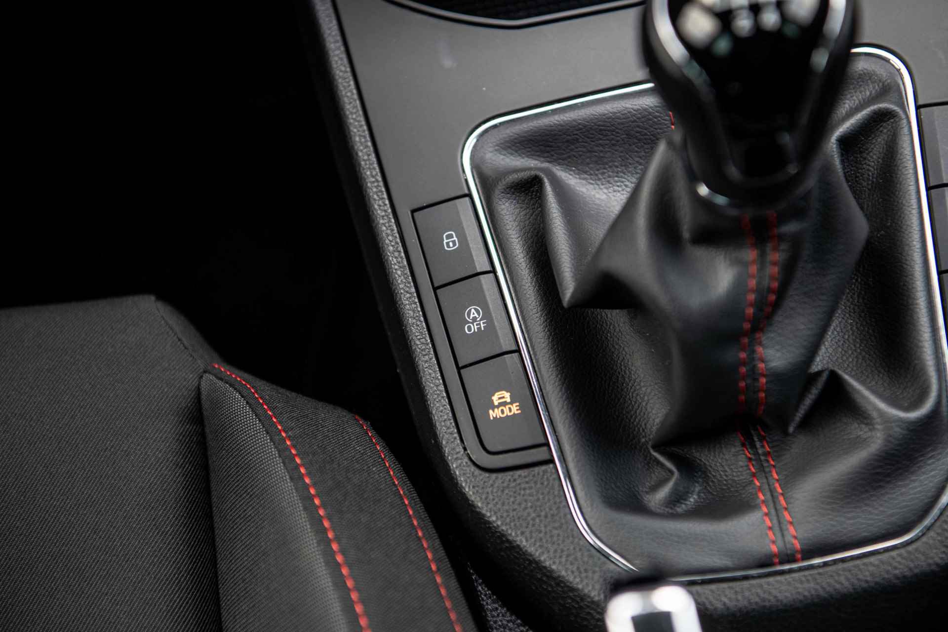 SEAT Ibiza 1.0 TSi 95 pk FR Business Intense | Full LED | Camera | 18" | Navigatie - 32/40