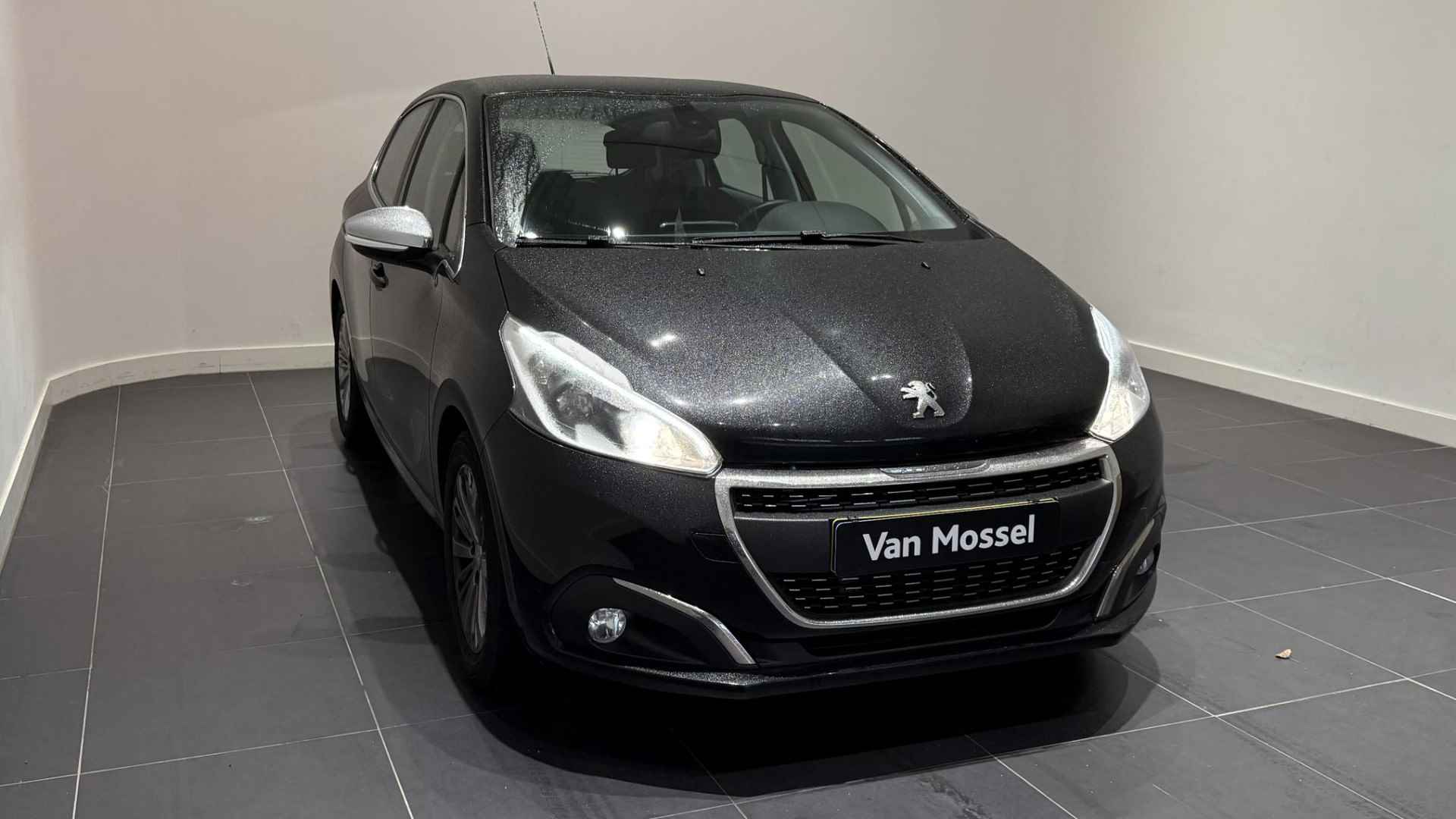 Peugeot 208 1.2 PureTech Blue Lease Executive | Lichtmetalen velgen | Parkeersensoren | Navigatie | Slechts 42500km! - 3/25