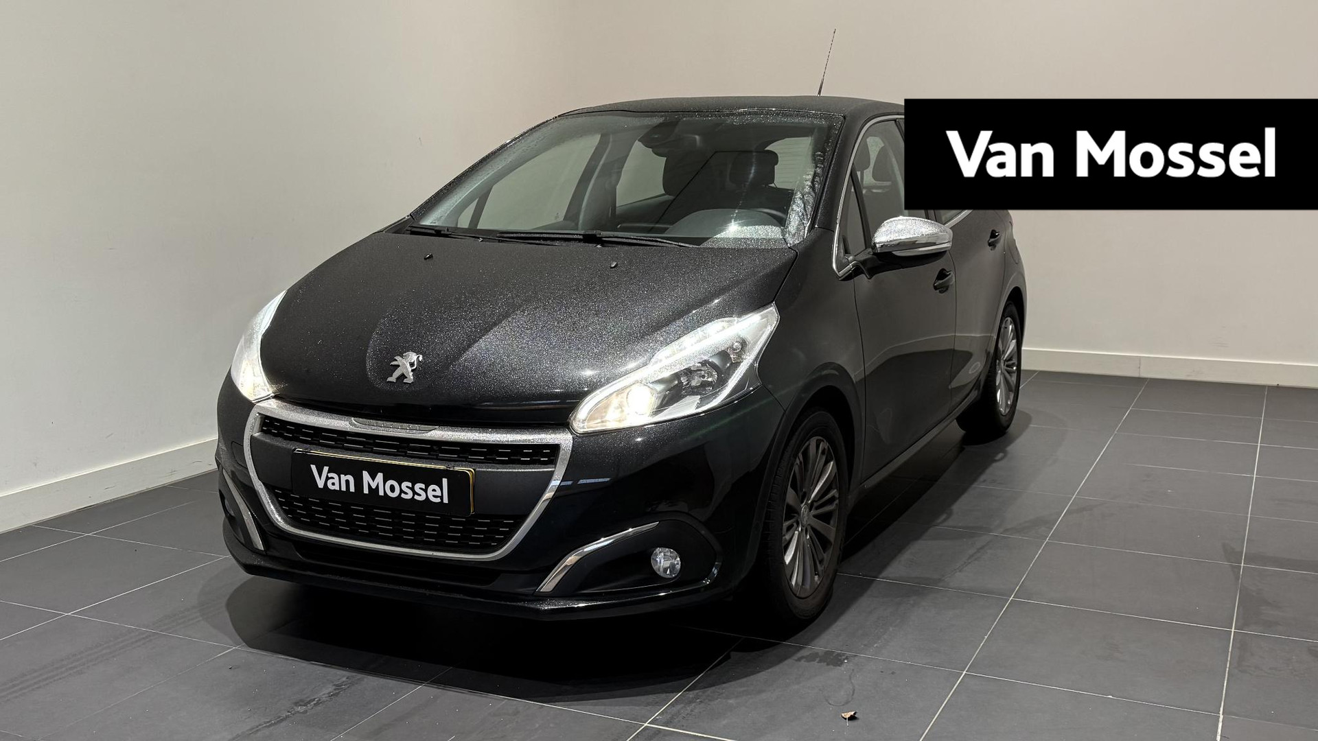 Peugeot 208 1.2 PureTech Blue Lease Executive | Lichtmetalen velgen | Parkeersensoren | Navigatie | Slechts 42500km!