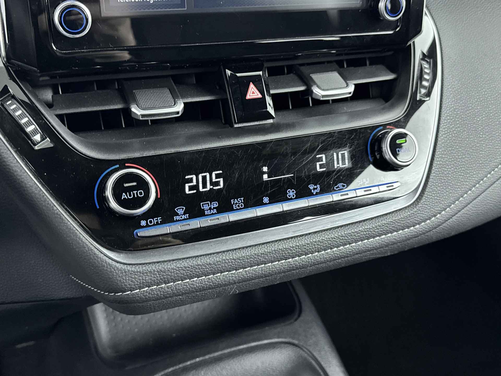 Toyota Corolla Touring Sports 1.2 Turbo Active | Apple Carplay & Android Auto | Parkeercamera | Airco | - 10/38
