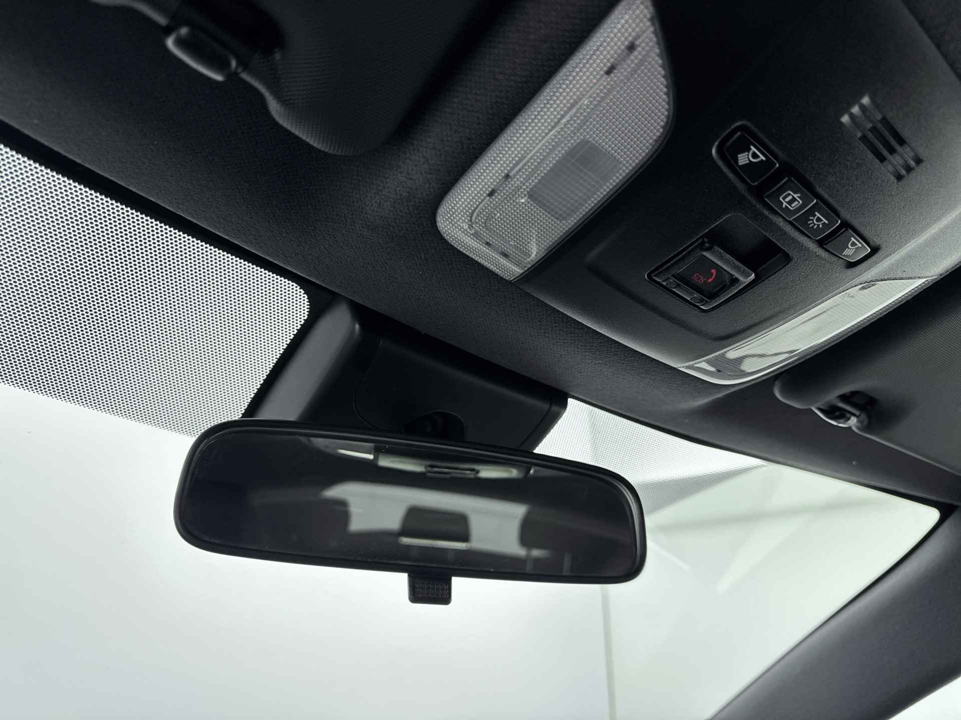 Toyota Corolla Touring Sports 1.2 Turbo Active | Apple Carplay & Android Auto | Parkeercamera | Airco | - 30/38