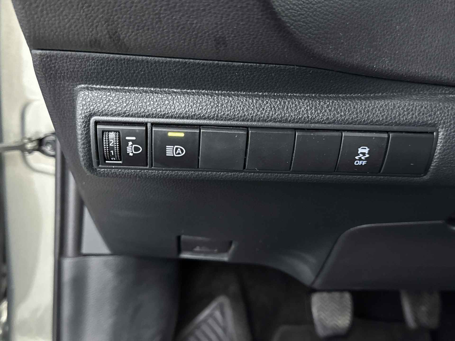 Toyota Corolla Touring Sports 1.2 Turbo Active | Apple Carplay & Android Auto | Parkeercamera | Airco | - 32/38