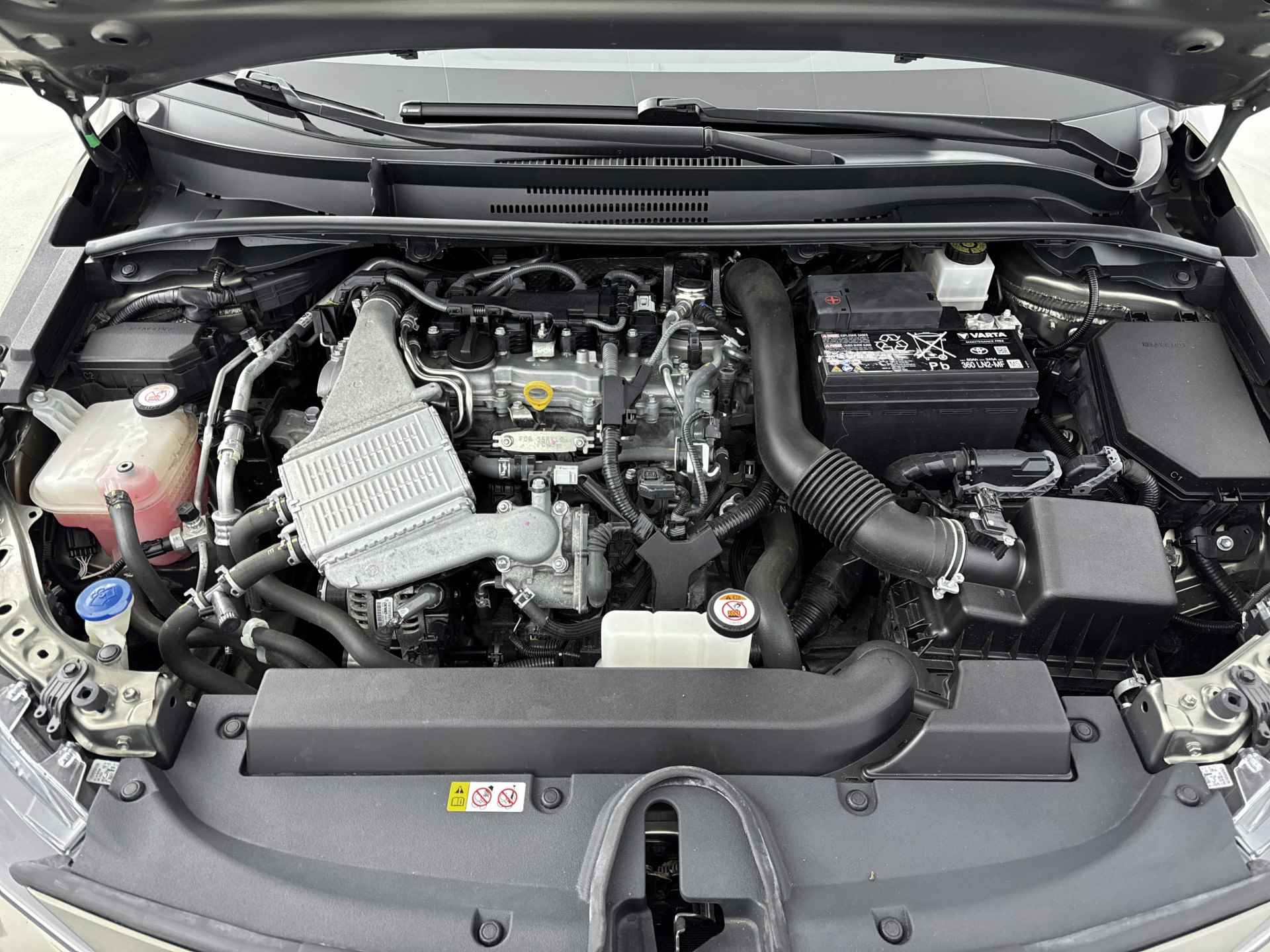 Toyota Corolla Touring Sports 1.2 Turbo Active | Apple Carplay & Android Auto | Parkeercamera | Airco | - 37/38