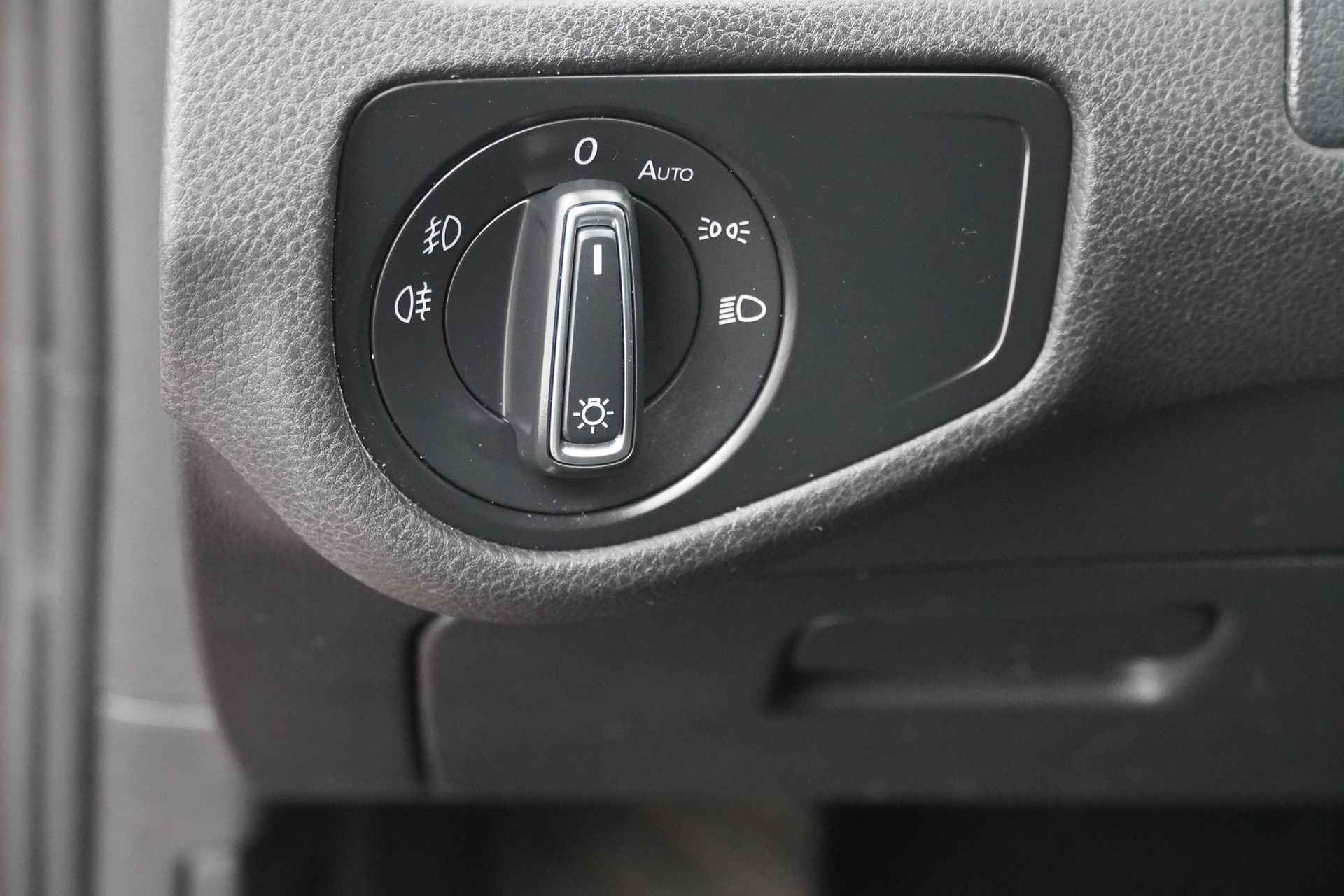 Volkswagen Golf BWJ 2019 / 131 PK 1.5 TSI Comfortline automaat / Clima / Navi / Ad. Cruise / PDC / Privacy glass / LMV / - 29/31