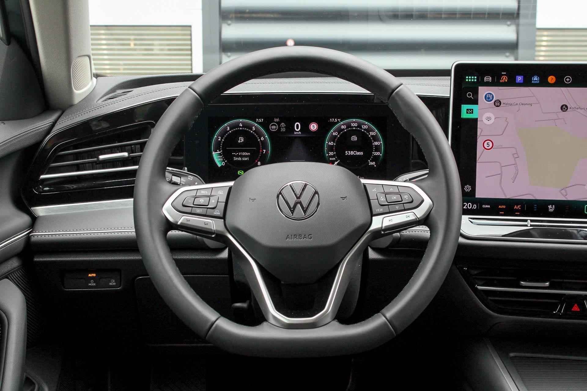 Volkswagen Passat Variant 1.5 eTSI 150pk DSG Business | Head-up Display | Rondomzicht Camera - 28/52