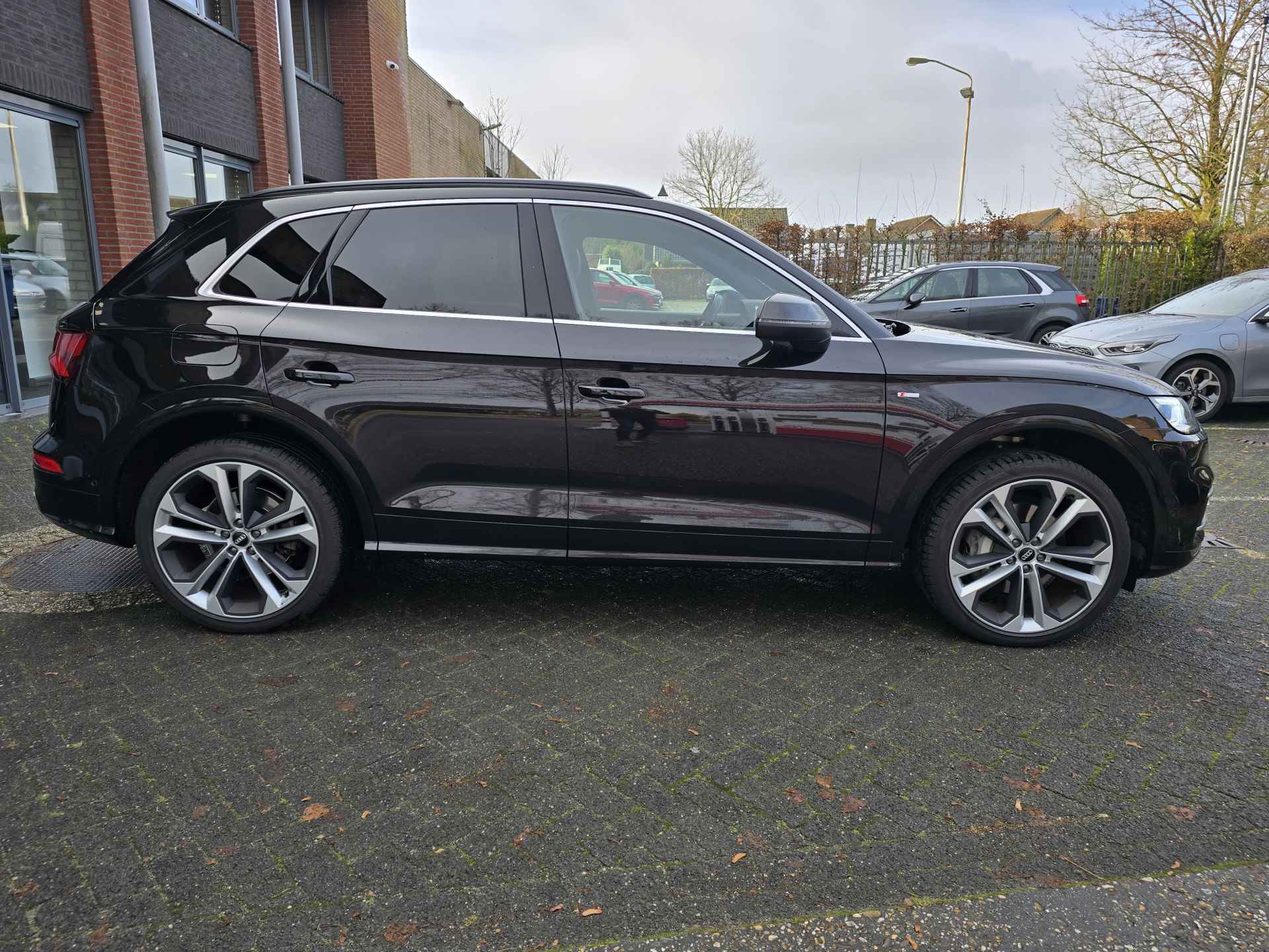 Audi Q5 55 TFSI e quattro Competition plug in,360 camera,pano dak,B&O - 9/40