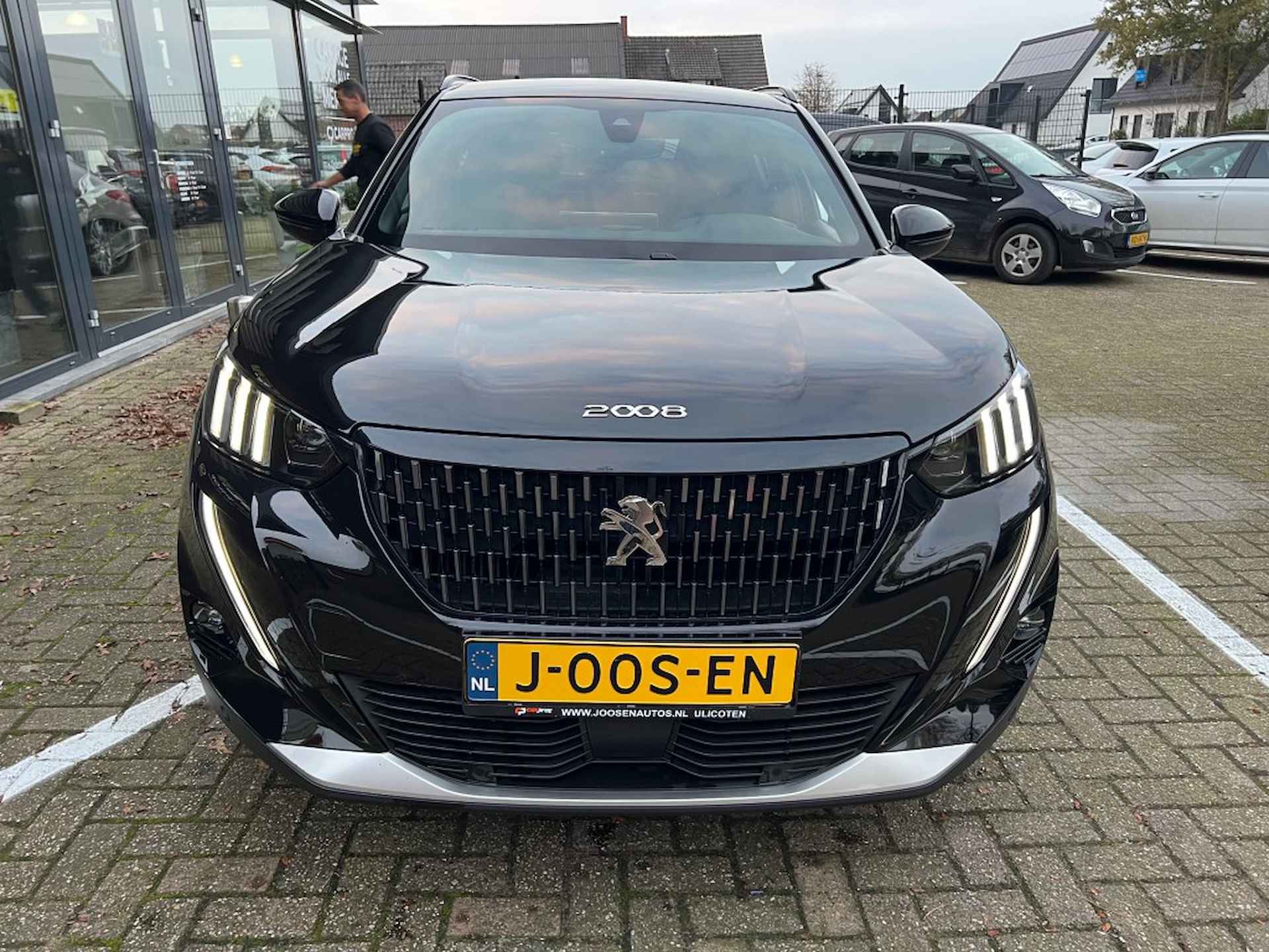 PEUGEOT 2008 1.2 PURETECH GT-LINE - 5/34