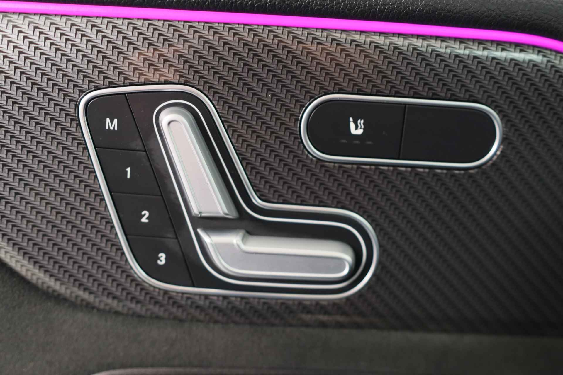 Mercedes-Benz GLB 180 Business Solution AMG 7p. | Open Dak | Ambient Lighting | Trekhaak | Led | Memoryzetels | Navi | Stoelverwarming | Camera | - 15/37