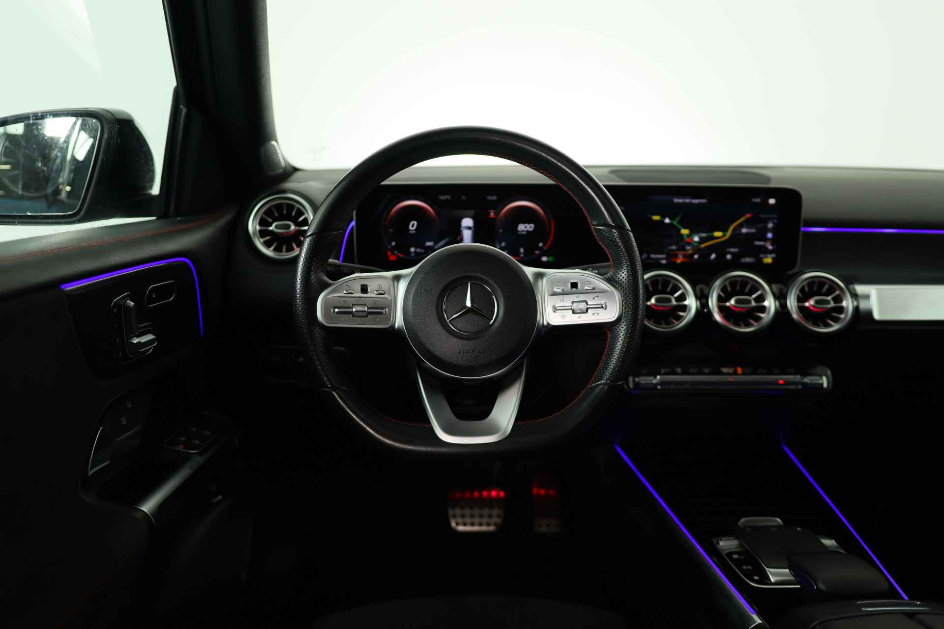Mercedes-Benz GLB 180 Business Solution AMG 7p. | Open Dak | Ambient Lighting | Trekhaak | Led | Memoryzetels | Navi | Stoelverwarming | Camera | - 28/37