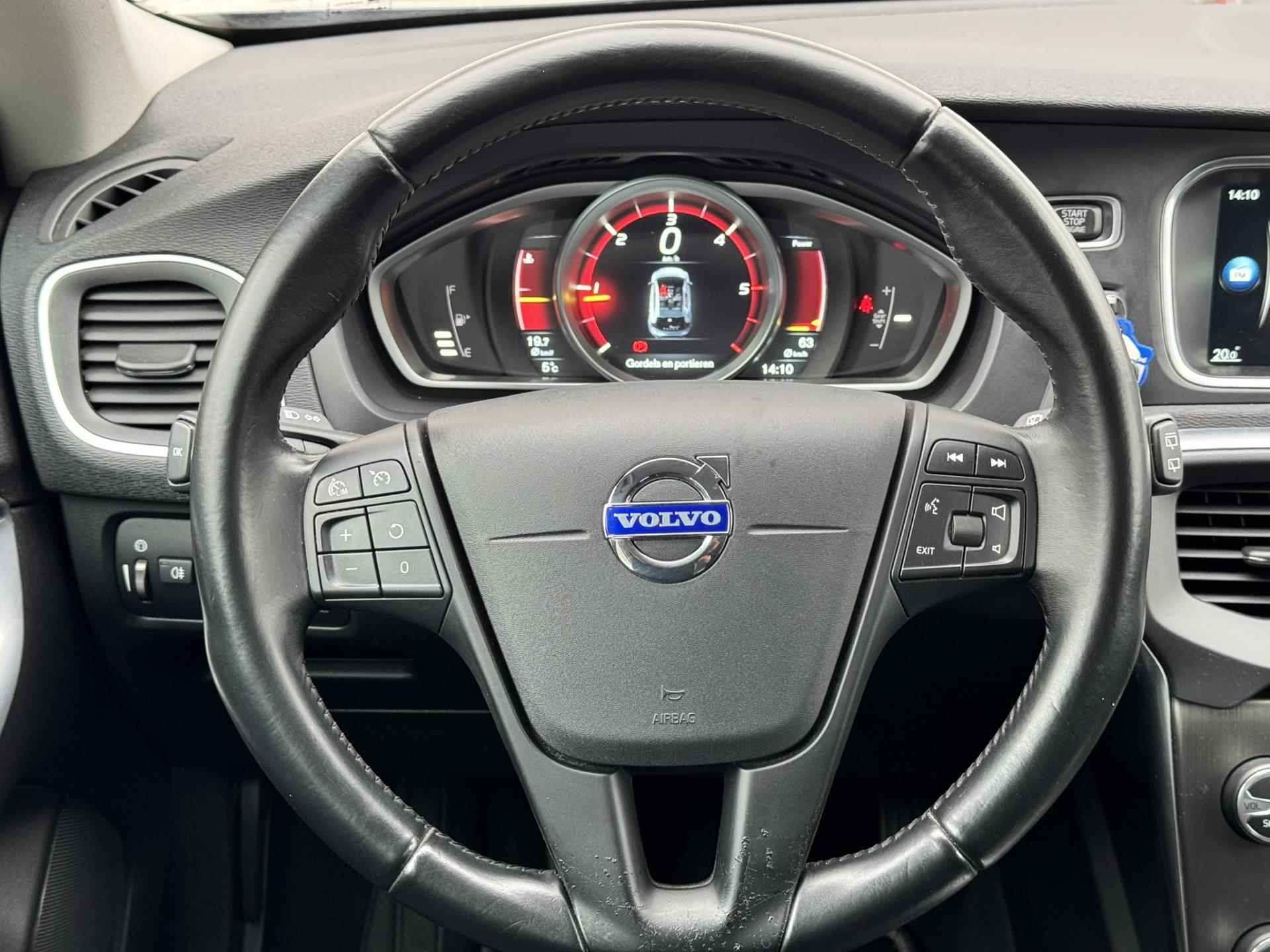 Volvo V40 2.0 D4 Momentum Business Cruise control PDC Digital cockpit Climate control - 47/53