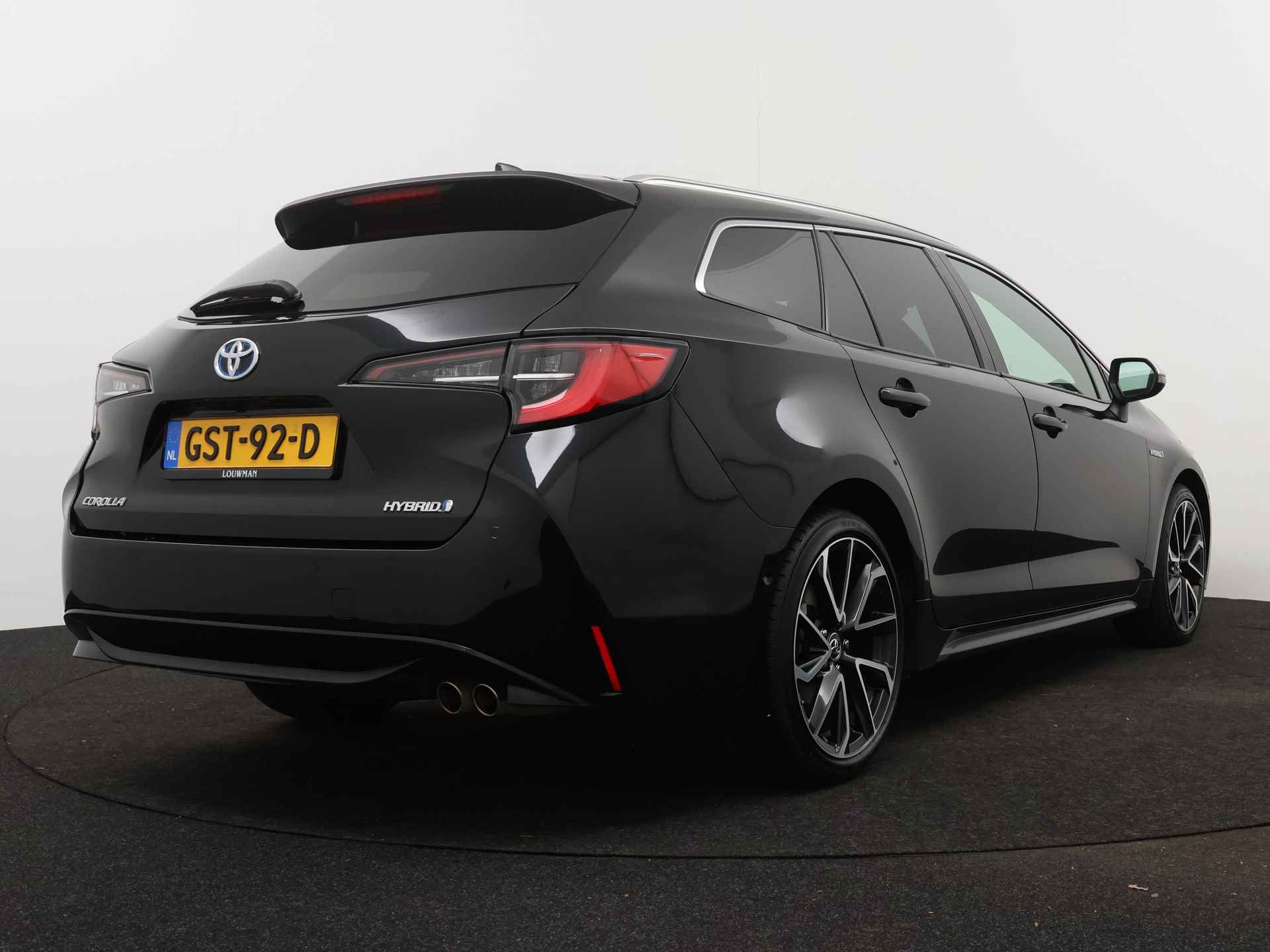 Toyota Corolla Touring Sports 2.0 Hybrid Executive-JBL Limited | Navigatie | Camera | Climate Control | Cruise Control Adaptief | Draadloze telefoonlader | Stoel en stuurwiel verwarmd | LM velgen | Parkeersensoren | - 3/46