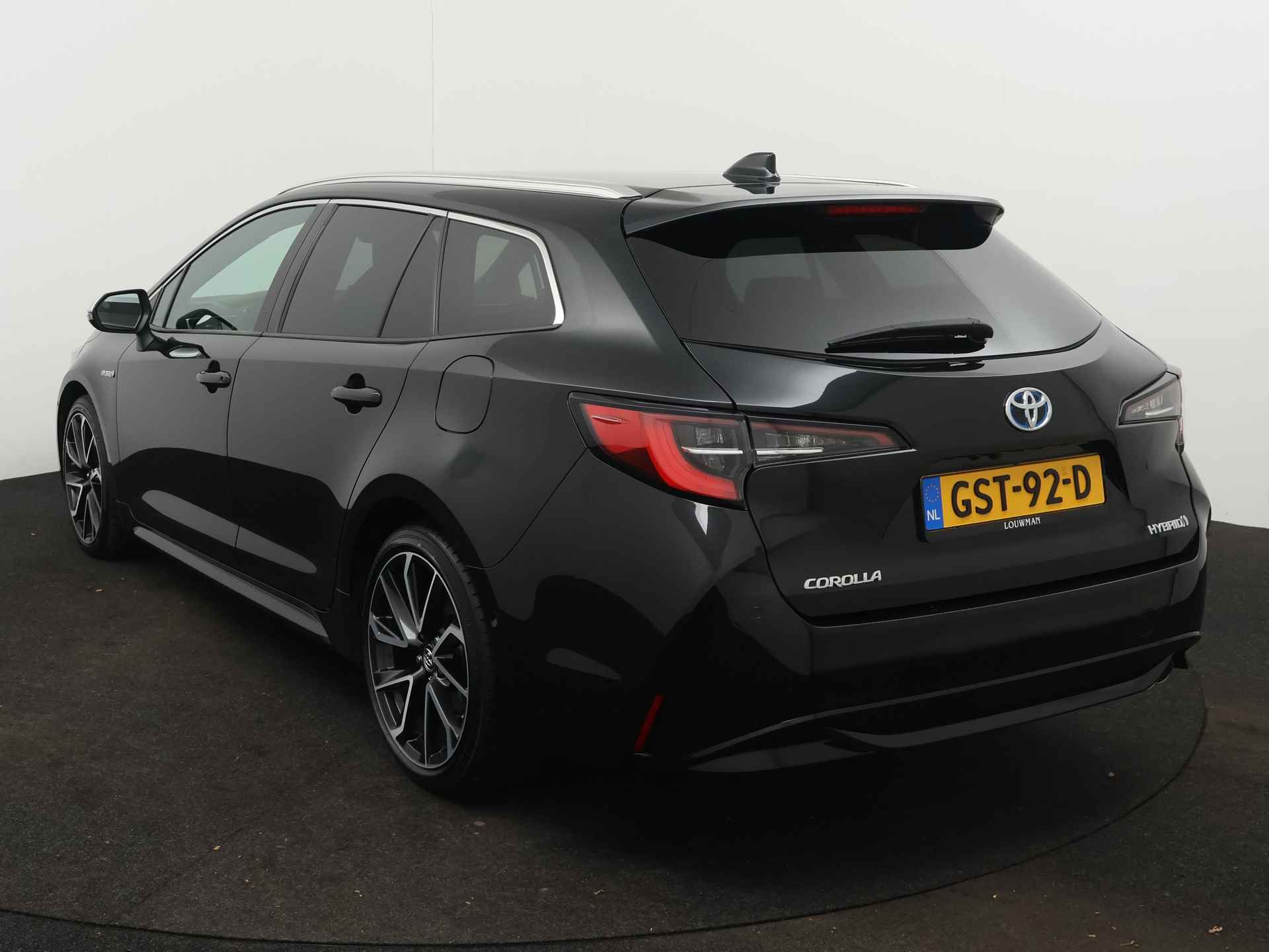 Toyota Corolla Touring Sports 2.0 Hybrid Executive-JBL Limited | Navigatie | Camera | Climate Control | Cruise Control Adaptief | Draadloze telefoonlader | Stoel en stuurwiel verwarmd | LM velgen | Parkeersensoren | - 17/46