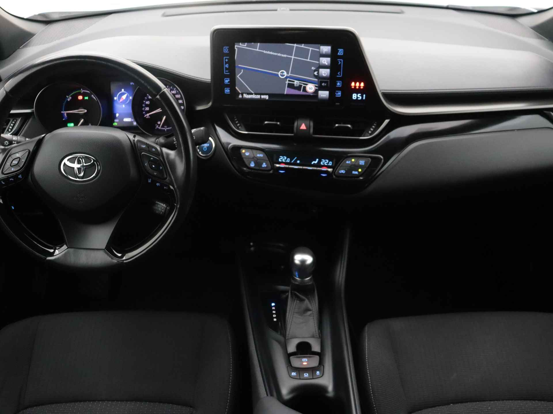 Toyota C-HR 1.8 Hybrid Business Limited | Navigatie | LM velgen | Climate Control | Cruise Control Adaptief | terug naar Leseman 08-11 dhr Brouwer - 6/43