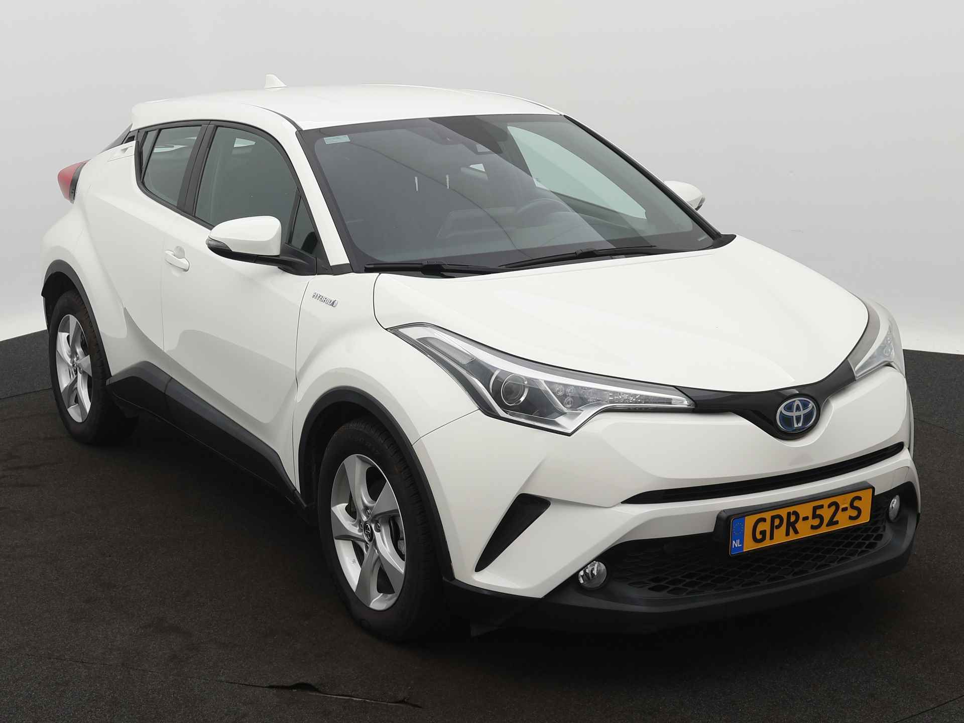 Toyota C-HR 1.8 Hybrid Business Limited | Navigatie | LM velgen | Climate Control | Cruise Control Adaptief | terug naar Leseman 08-11 dhr Brouwer - 28/43