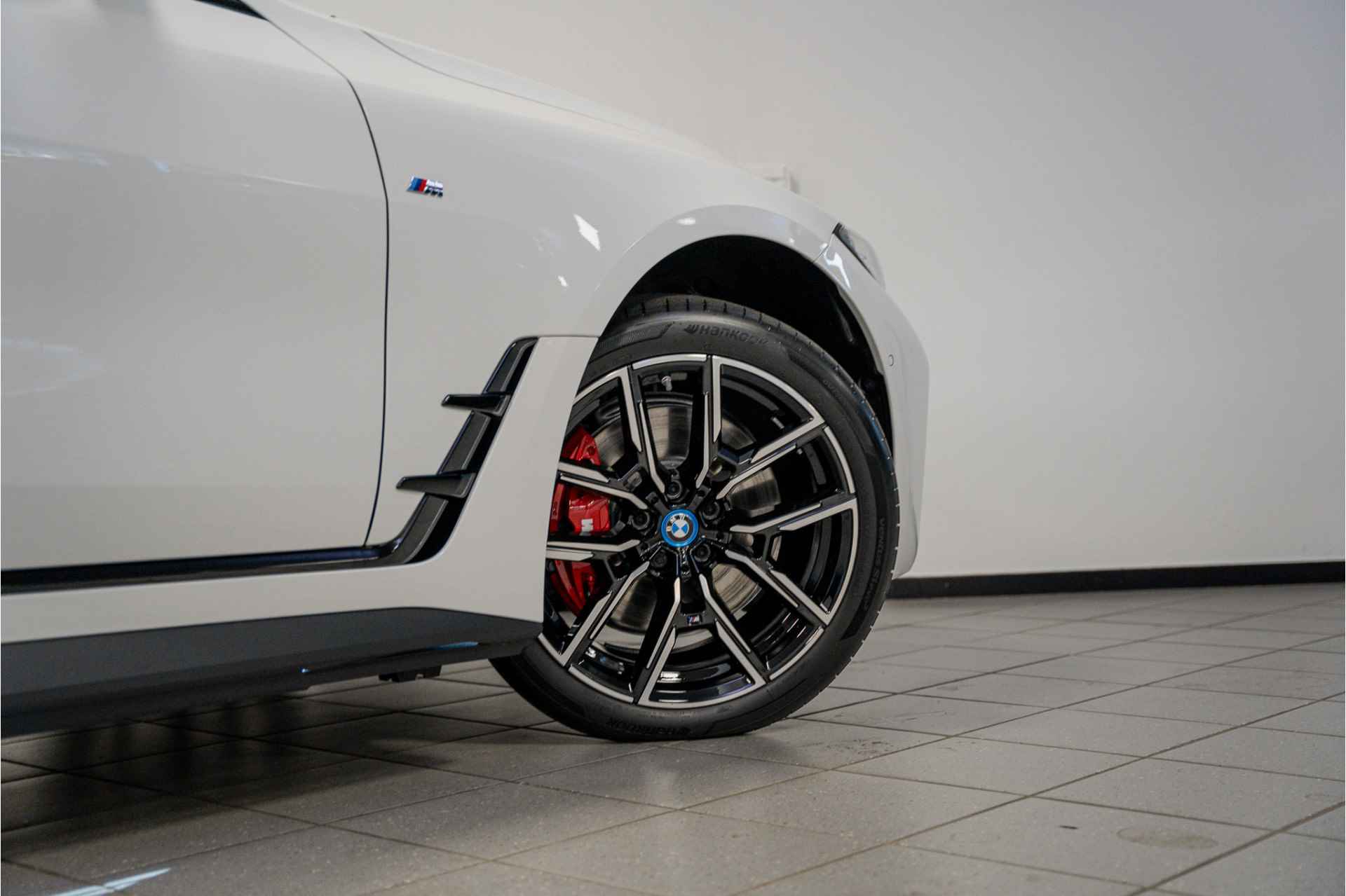 BMW i4 eDrive35 M Sportpakket Pro - 23/25