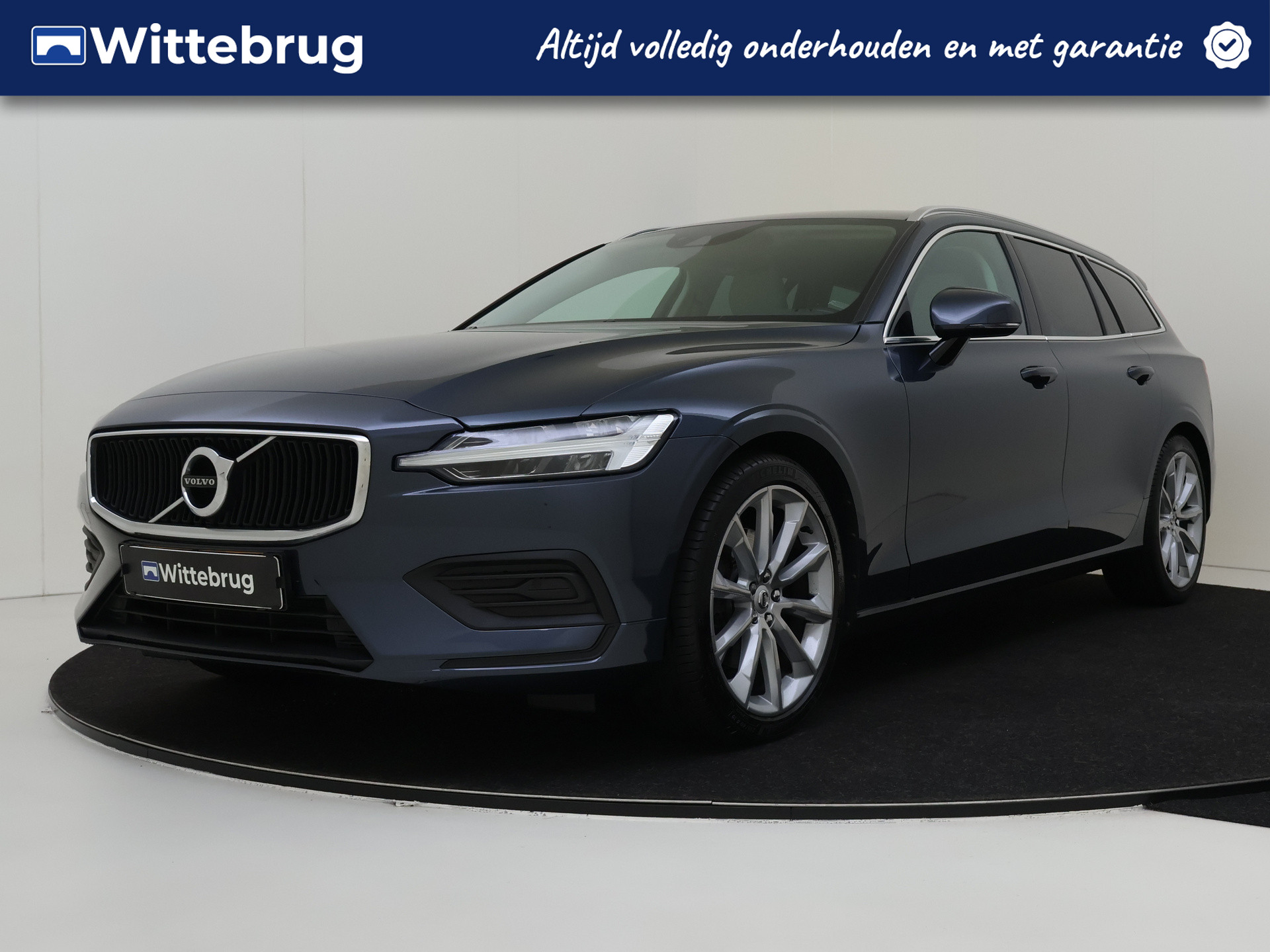 Volvo V60 2.0 T4 Momentum Pro 190 pk Automaat | Navigatie | Trekhaak | Leder | Climate Control