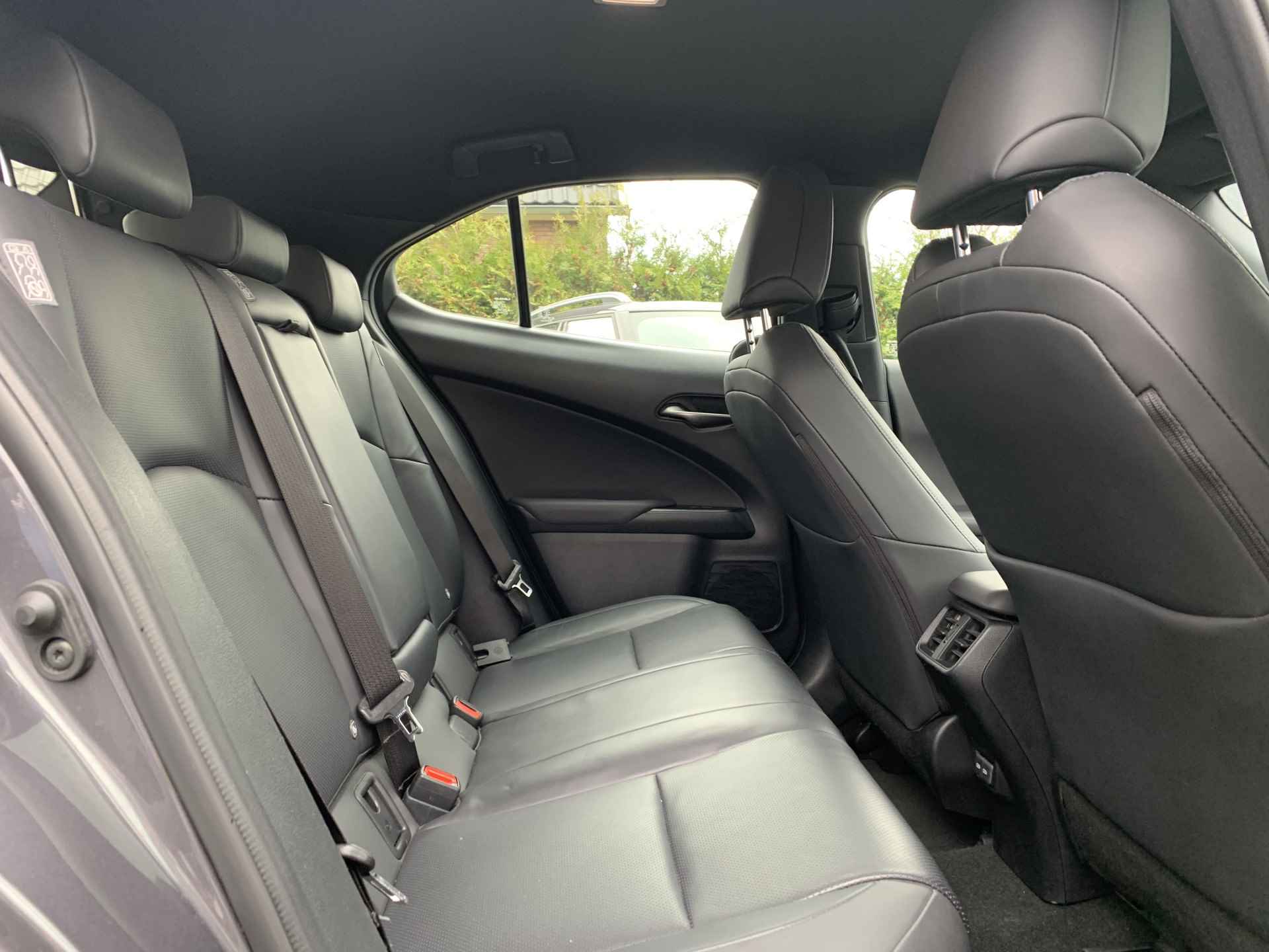 Lexus UX 250h Luxury-line Aut. Leer | Navi | Carplay - 3/27