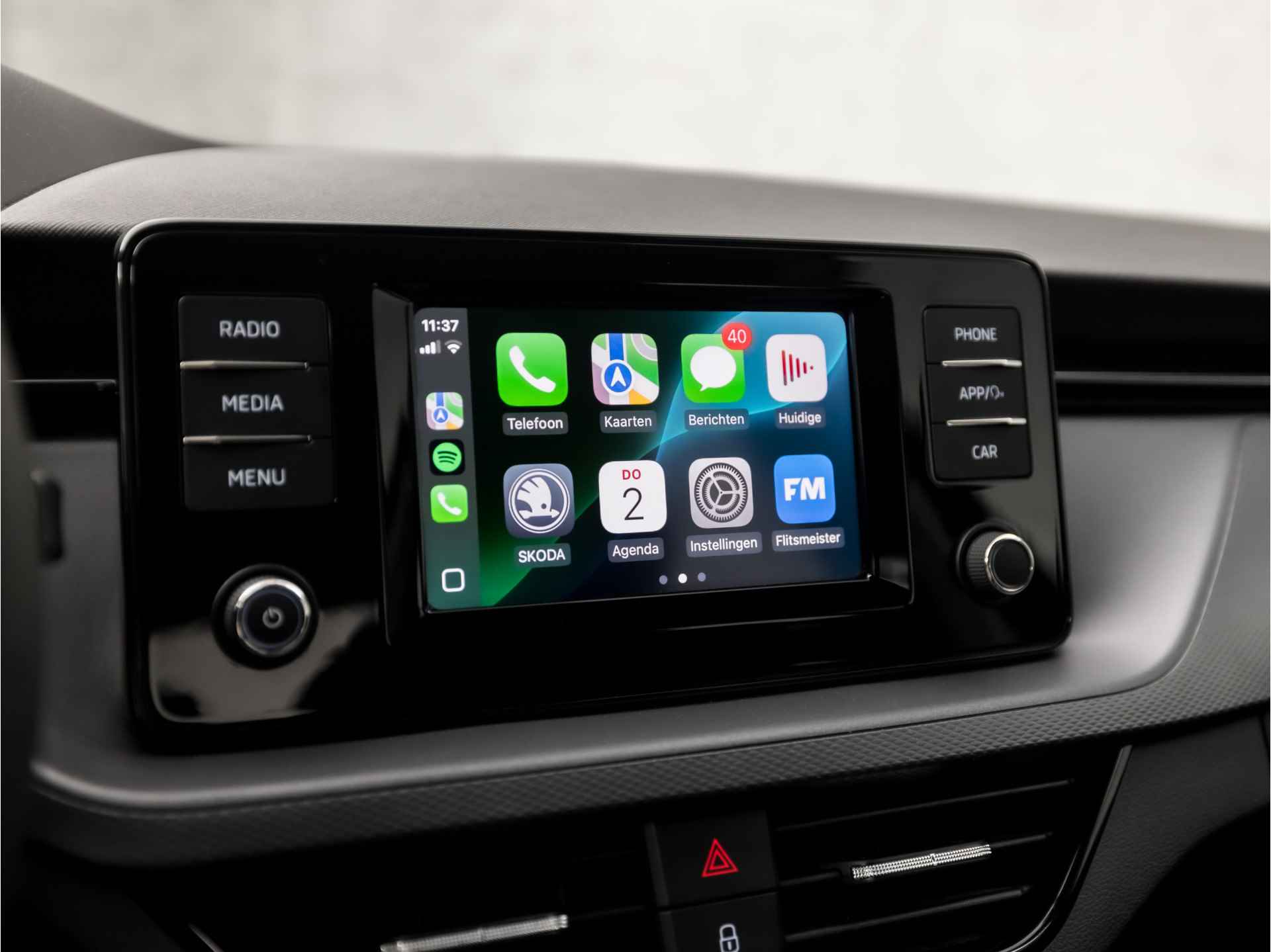 Škoda Scala 1.0 TSI Active Sport (APPLE CARPLAY, AIRCO, ELEK PAKKET, ARMSTEUN, SPORTSTOELEN, LM VELGEN, PARKEERSENSOREN, NIEUWE APK, NIEUWSTAAT) - 8/31