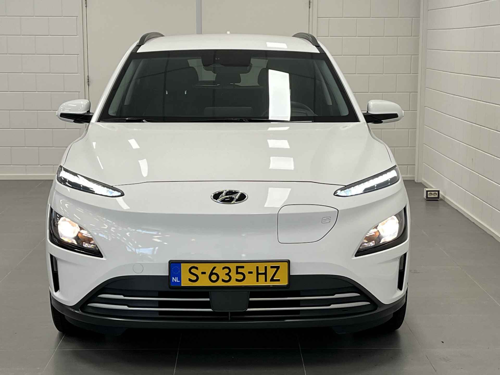 Hyundai KONA EV Fashion 39 kWh NAVIGATIE | PARKEERSENSOREN + CAMERA | € 2000 SEPP subsidie! - 38/43