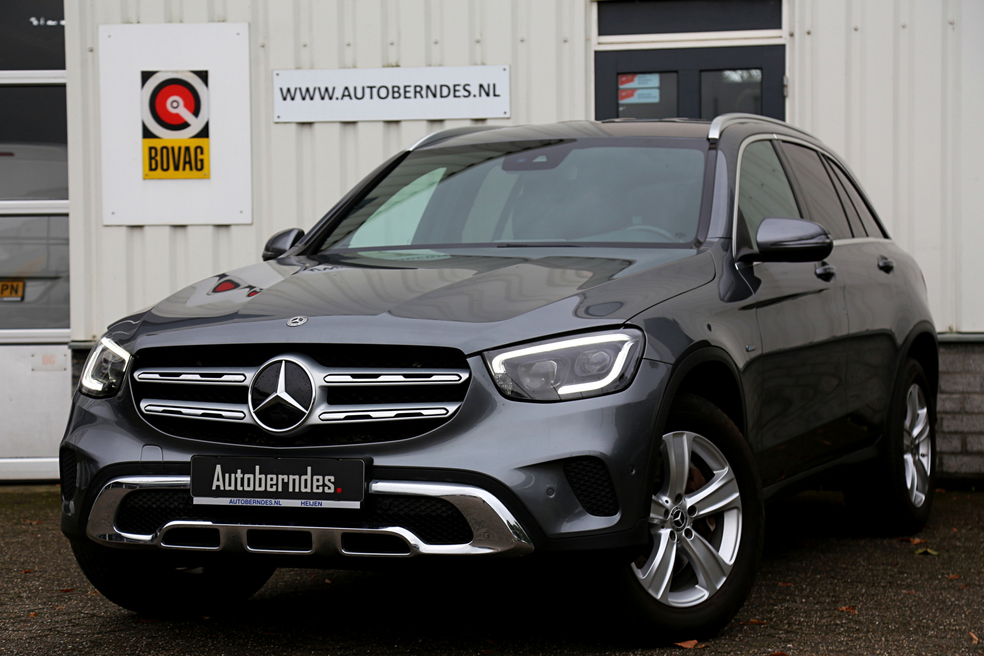 Mercedes-Benz GLC 300e PHEV Plug in hybride 4MATIC 9G-Tronic*Perfect MB Onderh.*1ste Eig.*BTW*Elek. Trekhaak/Half Leder/Stoelverw./Navi/Elek. Klep