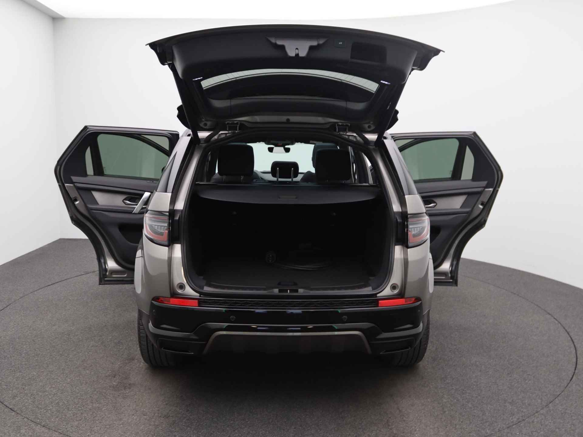 Land Rover Discovery Sport P270e PHEV Dynamic SE Stoel en stuurverwarming | Privacy glas | Elektrische stoelen - 15/46