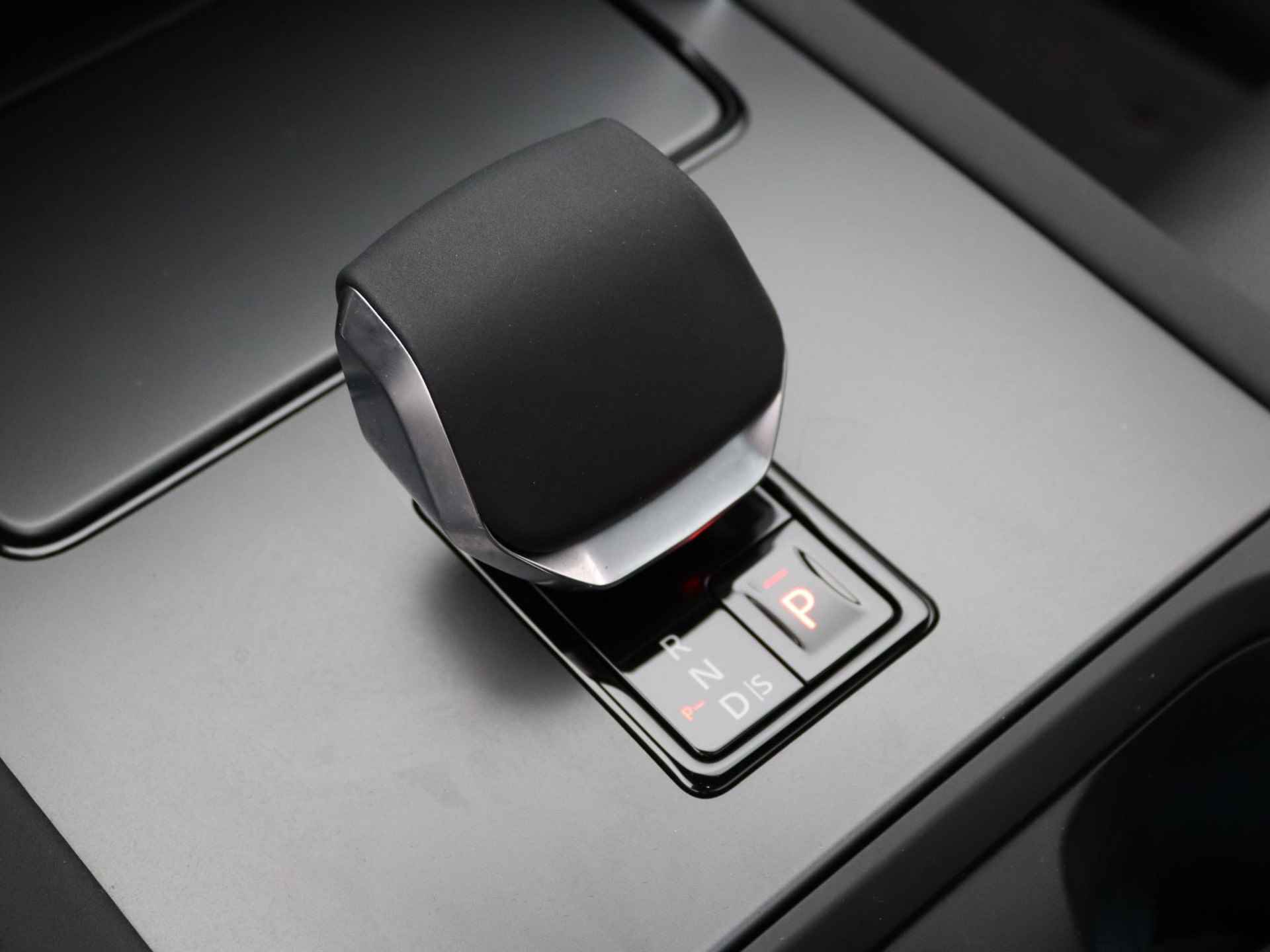 Land Rover Discovery Sport P270e PHEV Dynamic SE Stoel en stuurverwarming | Privacy glas | Elektrische stoelen - 20/46