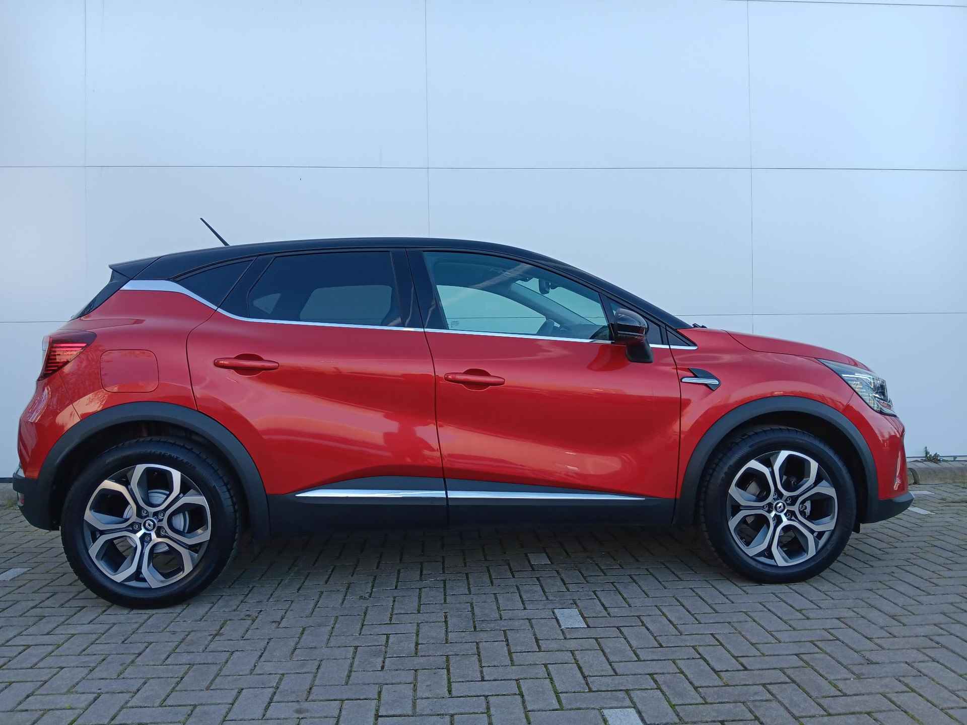 Renault Captur 1.0 TCe 90 Intens Navigatie / Parkeercamera / Keyless Entry - 23/24