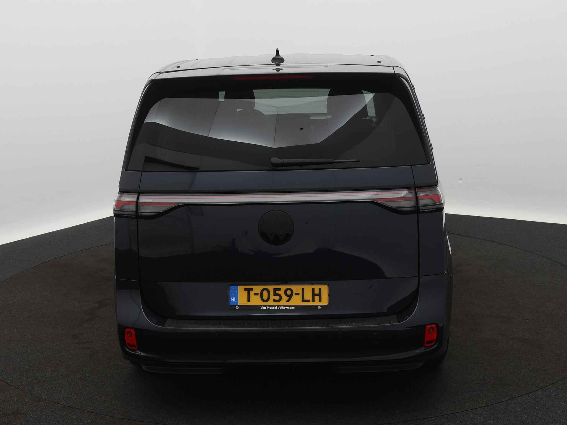 Volkswagen ID. Buzz 1st 77kWh | Elektrische schuifdeuren | Elektrische achterklep | Black Style | Navigatie | Stoelverwarming en Stuurwielverwarming | Trekhaak | IQ Light - 4/23