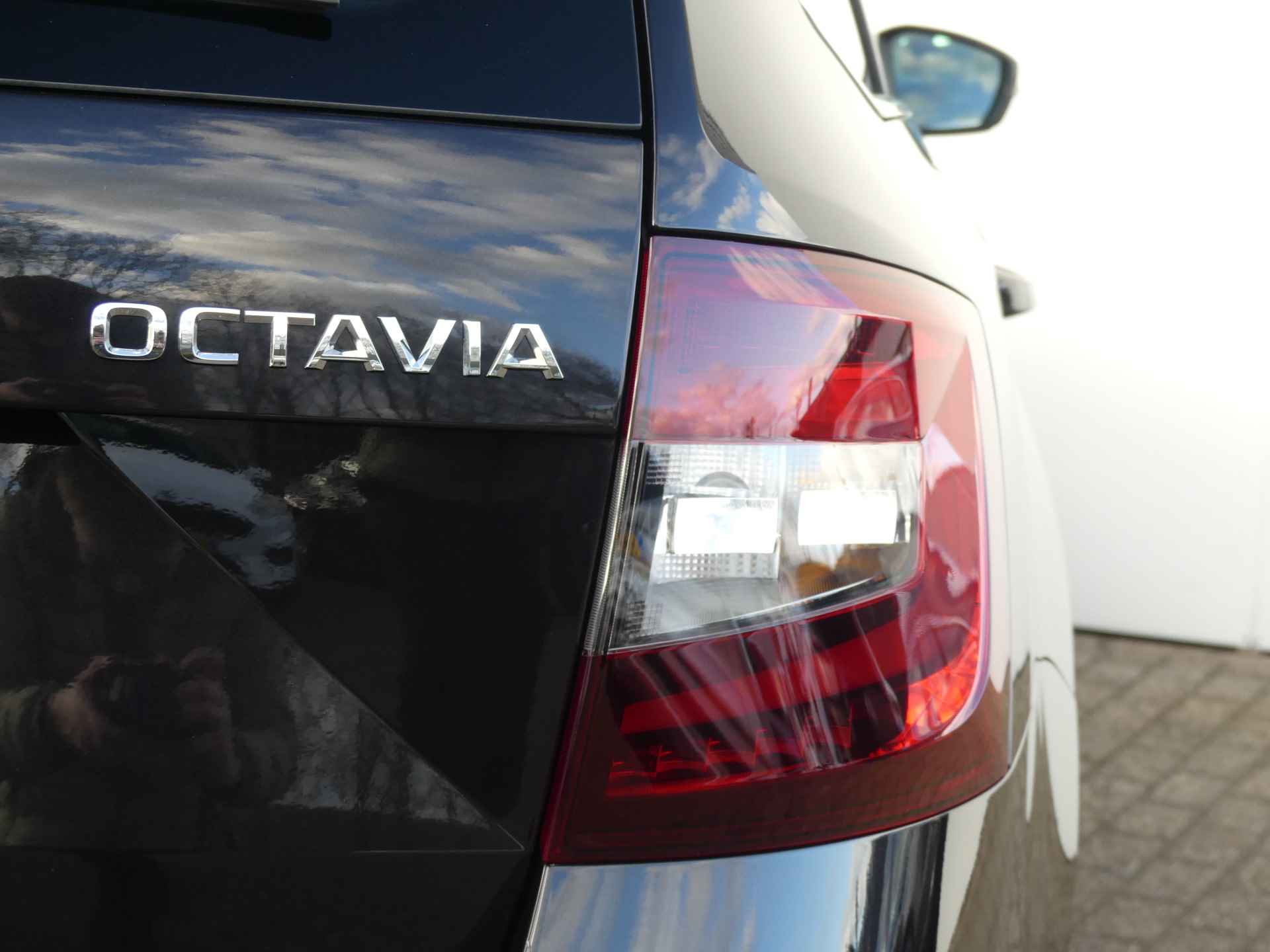 Škoda Octavia Combi 1.0 TSI Greentech Ambition Business | NAVI | DAB | STOELVERWARMING | - 35/36