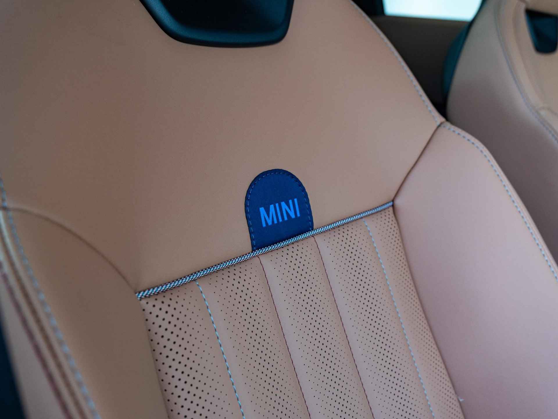 MINI Countryman C Favoured Trim + Package XL - 12/32