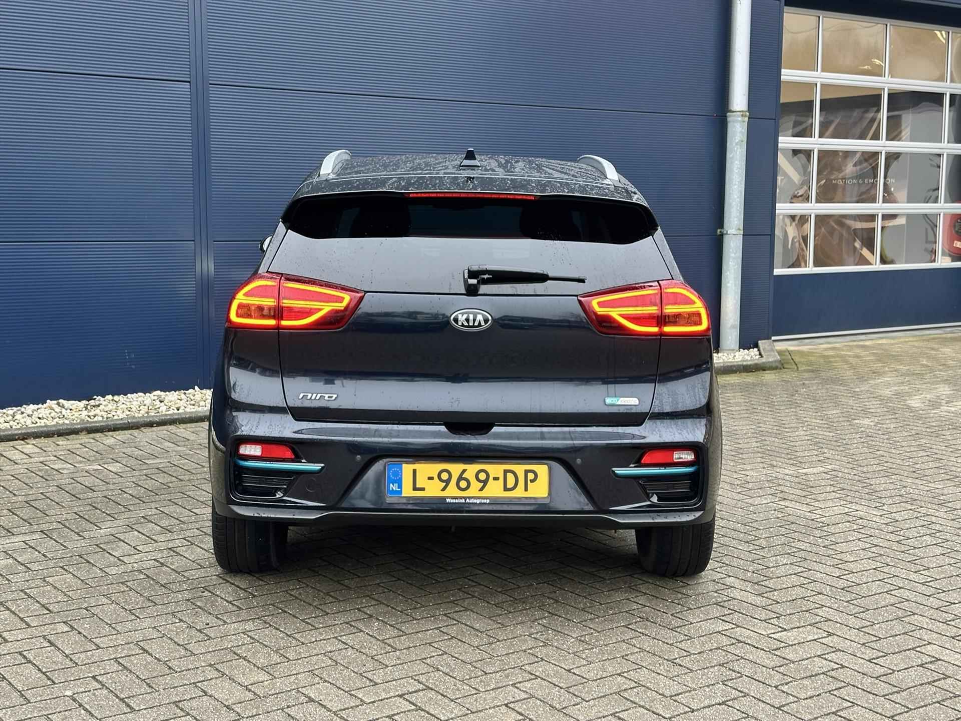 KIA e-Niro Elektrisch 204pk Aut ExecutiveLine | Schuif kantel dak | Navigatie | Stoel Verwarming & Verkoeling | Adaptieve Cruise Control | - 3/41