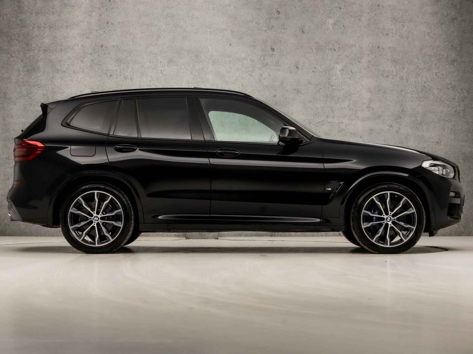 BMW X3 xDrive30e M Sport High Executive 293Pk Automaat (PANORAMADAK, M PAKKET, APPLE CARPLAY, GROOT NAVI, SFEERVERLICHTING, CAMERA, LEDER, SPORTSTOELEN, DAB+, M SPORTREMMEN, ELEK ACHTERKLEP, NIEUWSTAAT) - 4/51