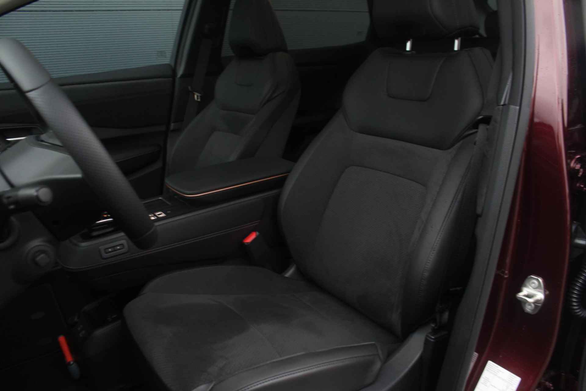Nissan Ariya Evolve 91 kWh 240pk | Bose Audio | Draadloze Apple Carplay & Android Auto | Afneembare Trekhaak | Elektrisch Verstelbare Stoelen | Stoel/Stuurwiel Verwarming | Nieuw! - 19/42