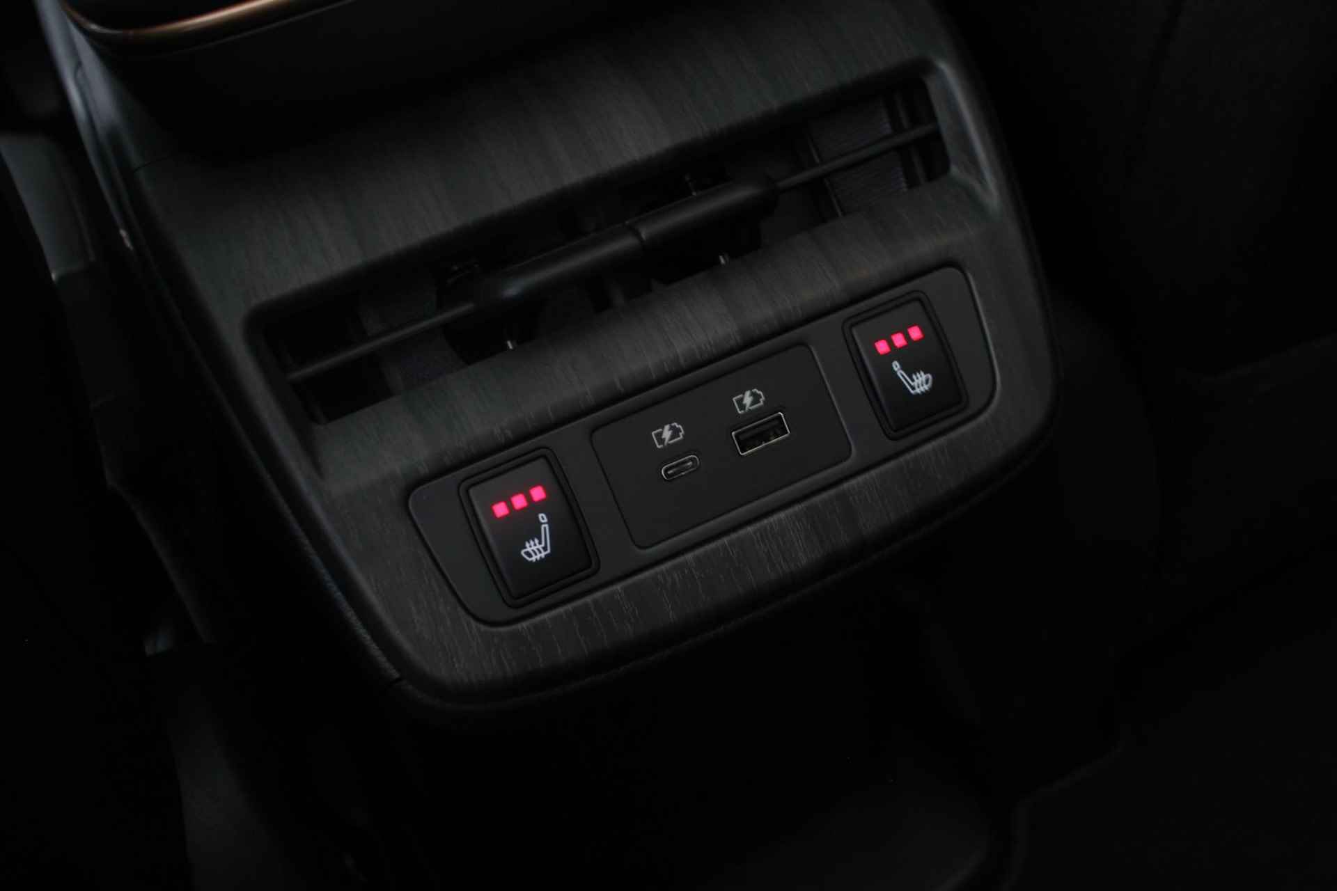Nissan Ariya Evolve 91 kWh 240pk | Bose Audio | Draadloze Apple Carplay & Android Auto | Afneembare Trekhaak | Elektrisch Verstelbare Stoelen | Stoel/Stuurwiel Verwarming | Nieuw! - 23/42