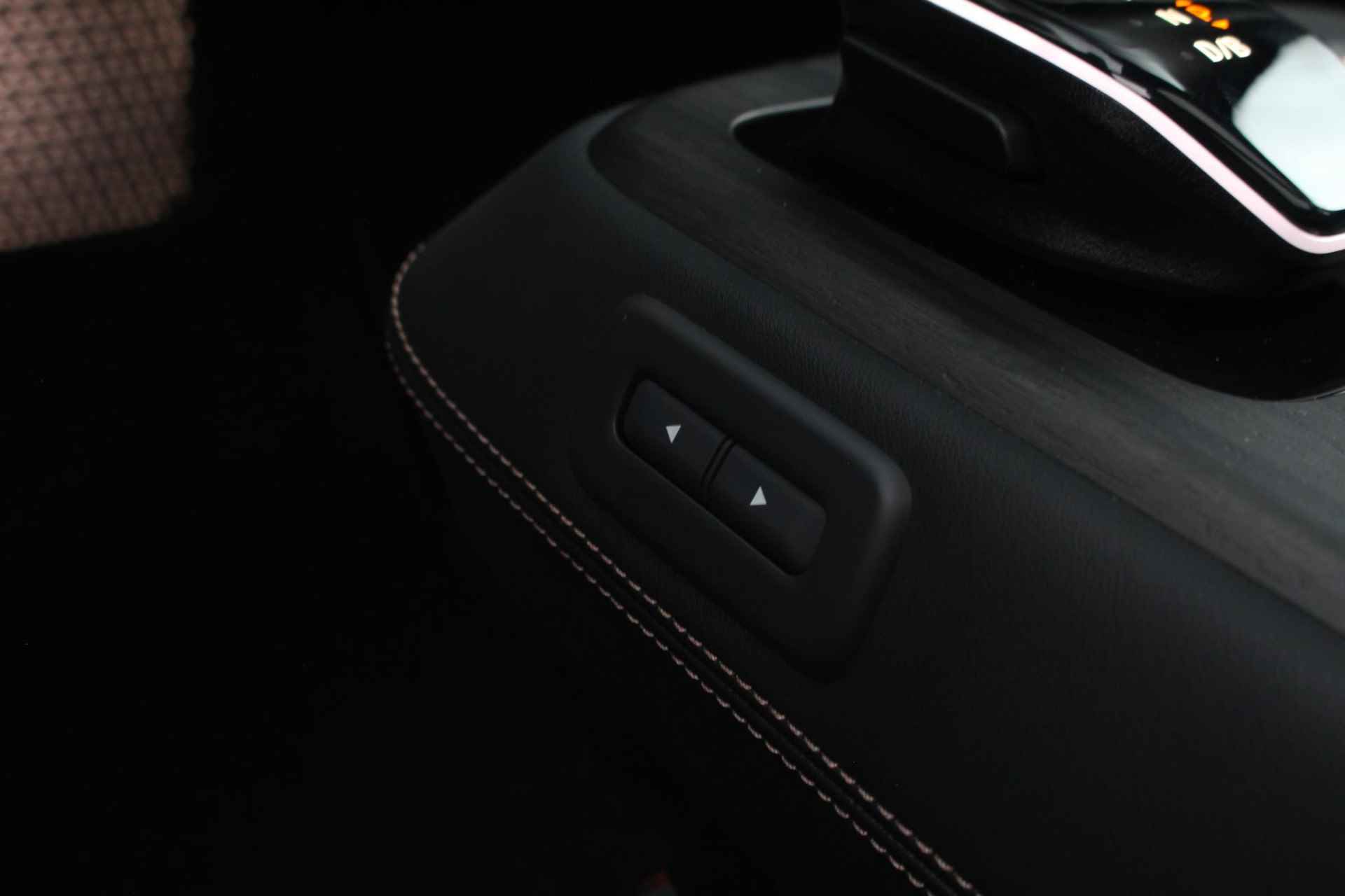 Nissan Ariya Evolve 91 kWh 240pk | Bose Audio | Draadloze Apple Carplay & Android Auto | Afneembare Trekhaak | Elektrisch Verstelbare Stoelen | Stoel/Stuurwiel Verwarming | Nieuw! - 32/42