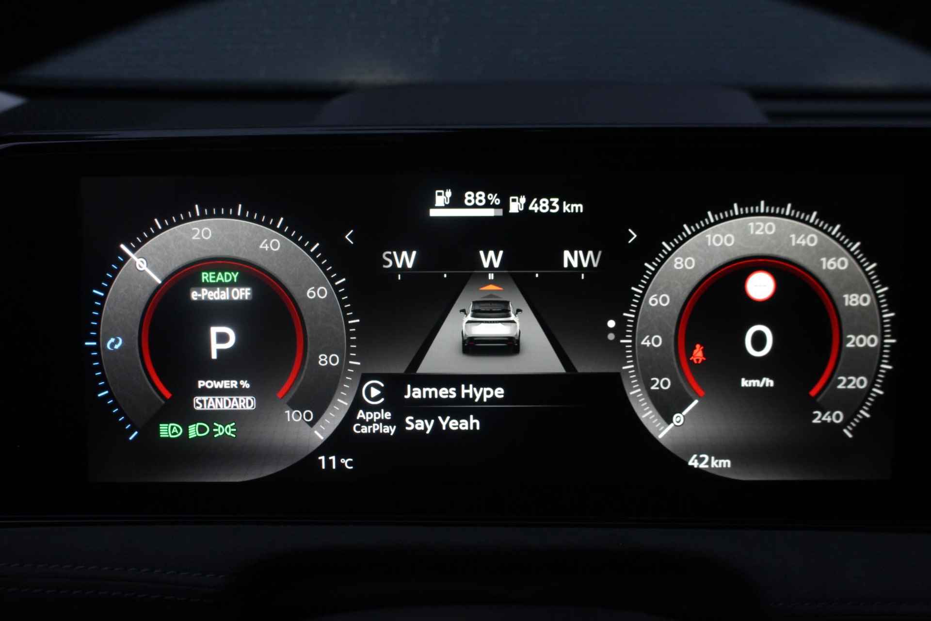 Nissan Ariya Evolve 91 kWh 240pk | Bose Audio | Draadloze Apple Carplay & Android Auto | Afneembare Trekhaak | Elektrisch Verstelbare Stoelen | Stoel/Stuurwiel Verwarming | Nieuw! - 33/42