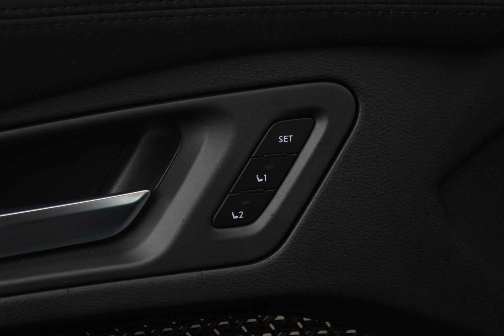 Nissan Ariya Evolve 91 kWh 240pk | Bose Audio | Draadloze Apple Carplay & Android Auto | Afneembare Trekhaak | Elektrisch Verstelbare Stoelen | Stoel/Stuurwiel Verwarming | Nieuw! - 40/42