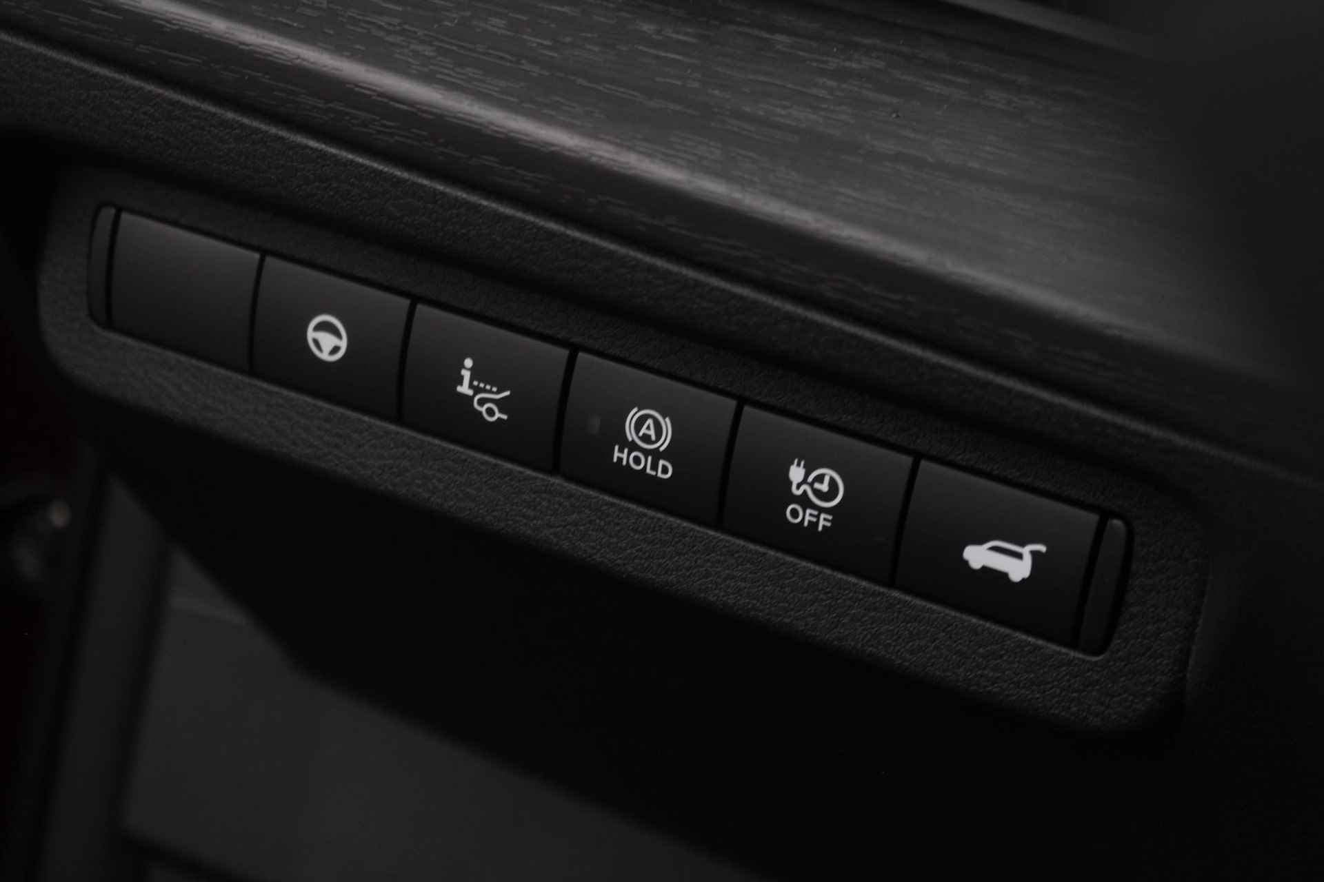 Nissan Ariya Evolve 91 kWh 240pk | Bose Audio | Draadloze Apple Carplay & Android Auto | Afneembare Trekhaak | Elektrisch Verstelbare Stoelen | Stoel/Stuurwiel Verwarming | Nieuw! - 41/42