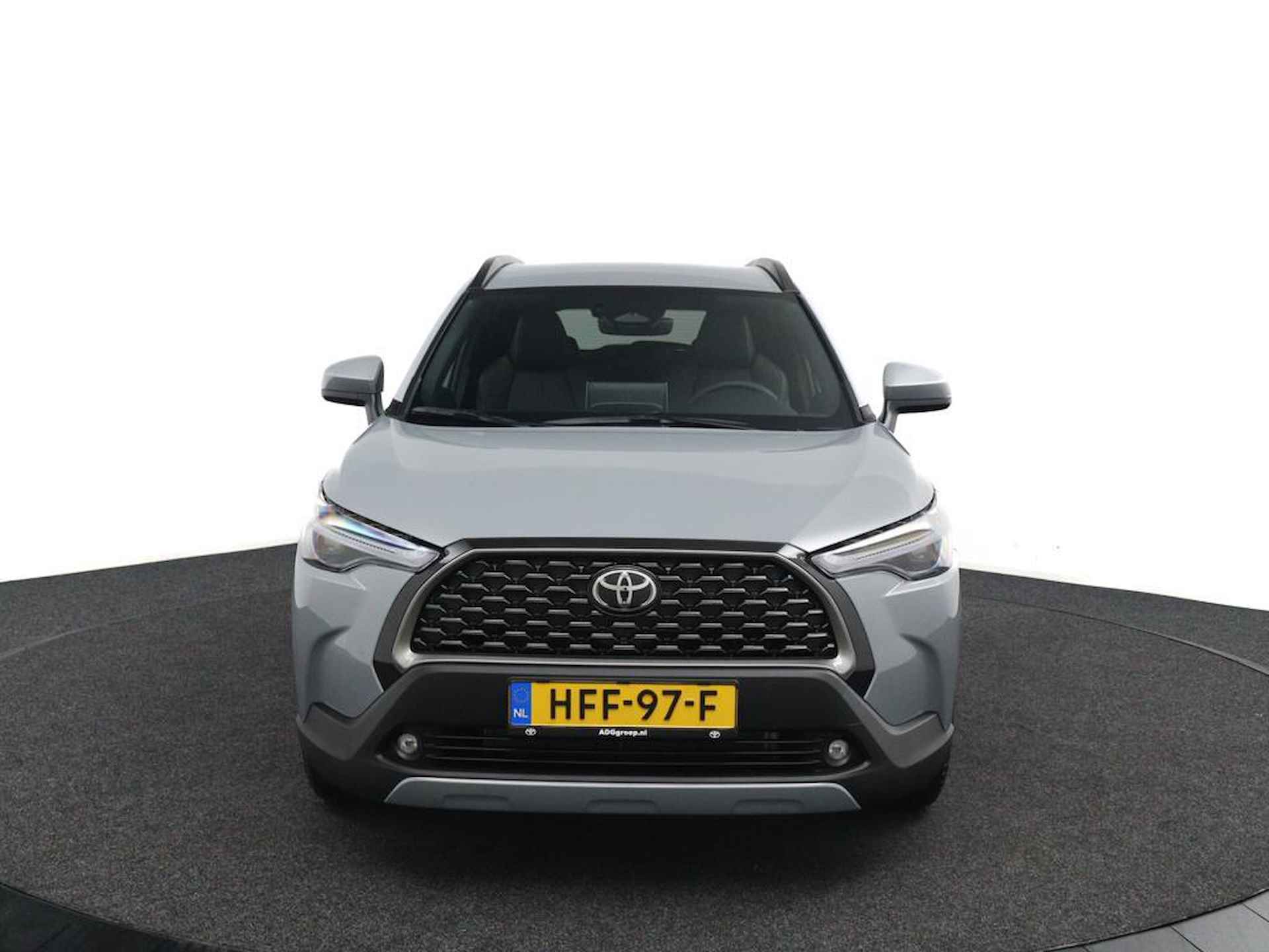 Toyota Corolla Cross Hybrid 140 Business Plus | Premium Pack | voorstoelen verwarmd | stuurwiel verwarmd | stof/kunstlederen bekleding - 4/48