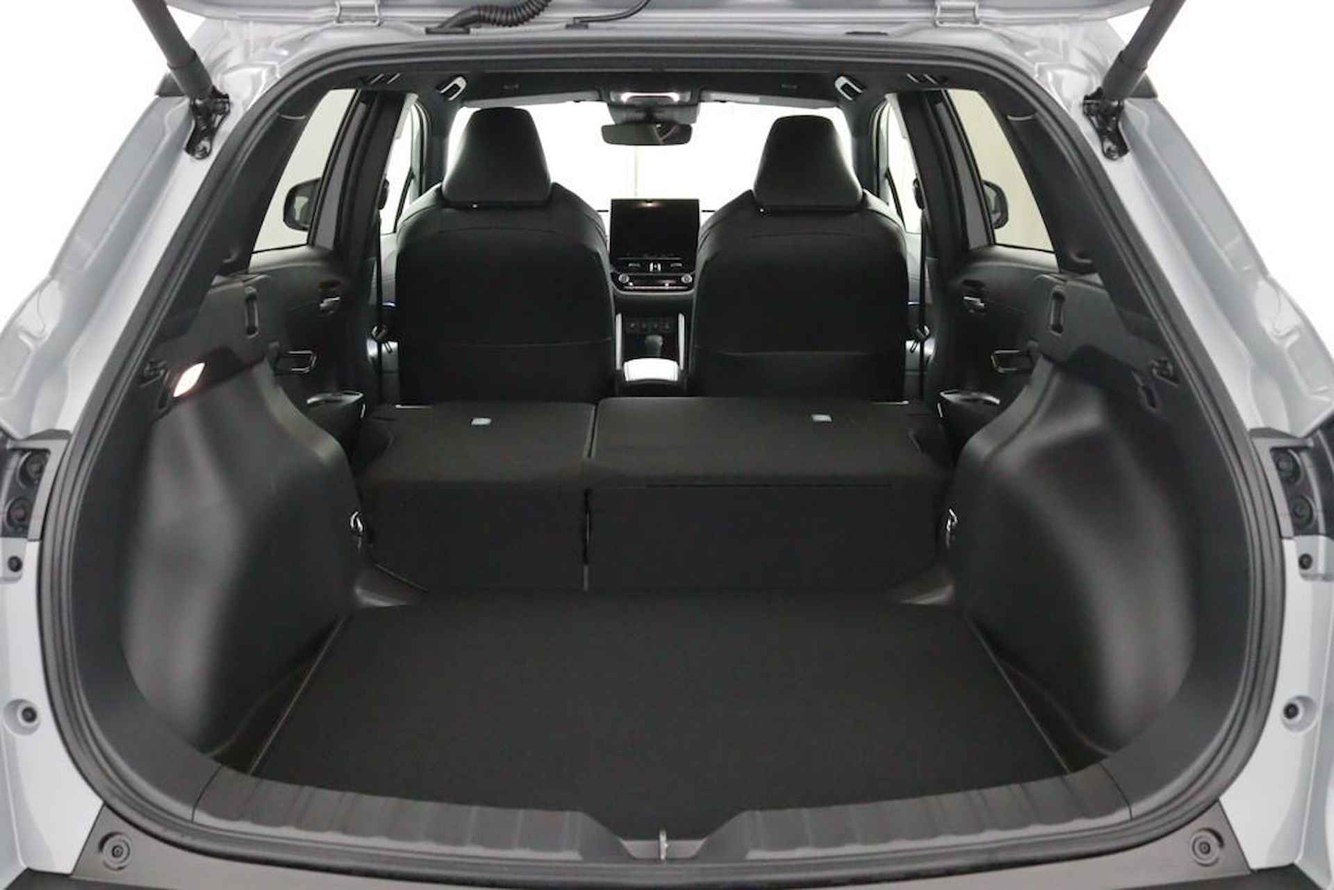 Toyota Corolla Cross Hybrid 140 Business Plus | Premium Pack | voorstoelen verwarmd | stuurwiel verwarmd | stof/kunstlederen bekleding - 42/48